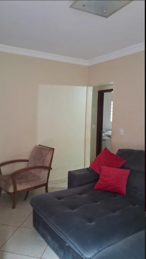 MARIAH IMÓVEIS VENDE EXCELENTE CASA AGEO NO SETOR SUL DO GAMA COM ESPAÇO AMPLO — foto