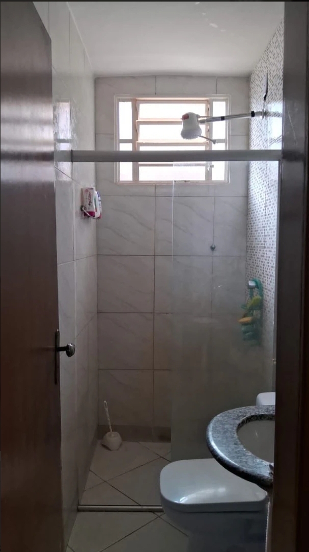 MARIAH IMÓVEIS VENDE EXCELENTE CASA AGEO NO SETOR SUL DO GAMA COM ESPAÇO AMPLO — foto
