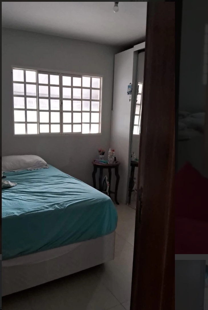 MARIAH IMÓVEIS VENDE EXCELENTE CASA AGEO NO SETOR SUL DO GAMA COM ESPAÇO AMPLO — foto