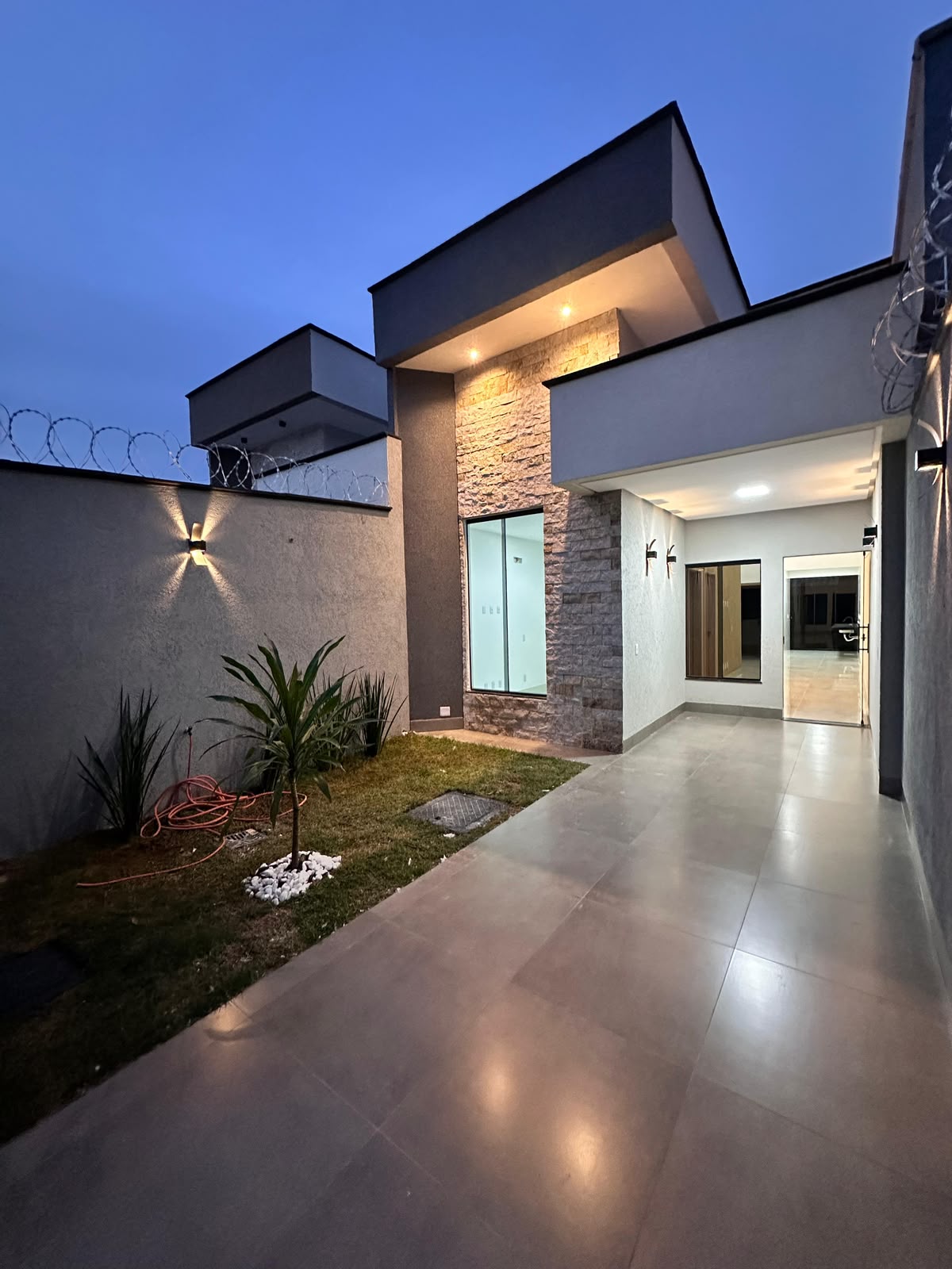 Casa à Venda – Residencial Solar Bougainville | Goiânia/GO — foto