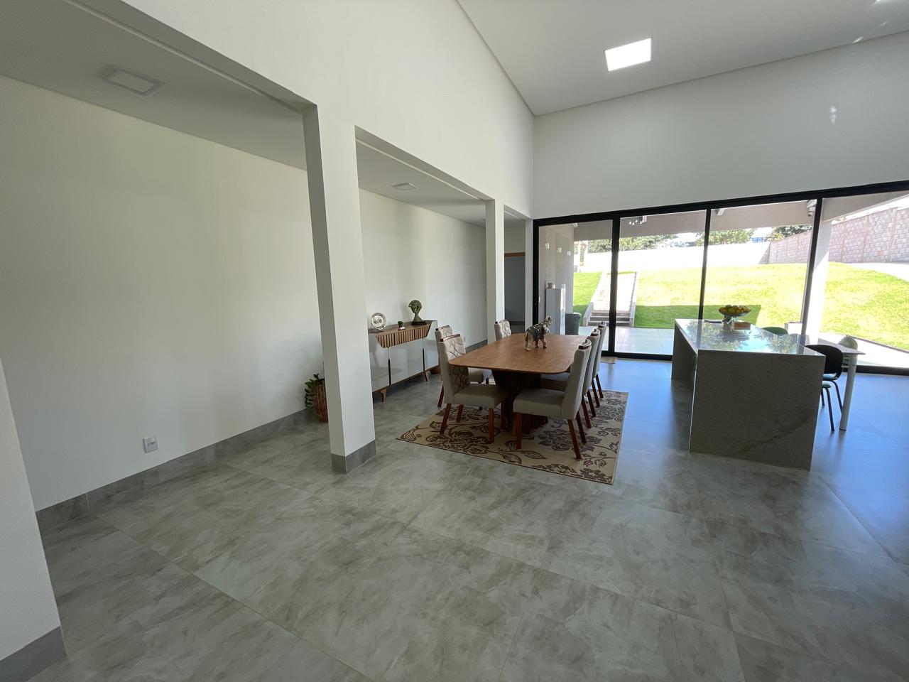 Casa de Alto Padrão à Venda - Condomínio Fechado — foto