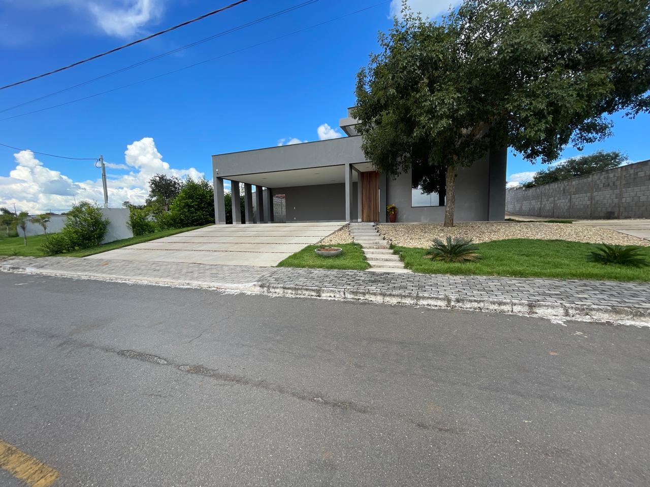 Casa de Alto Padrão à Venda - Condomínio Fechado — foto