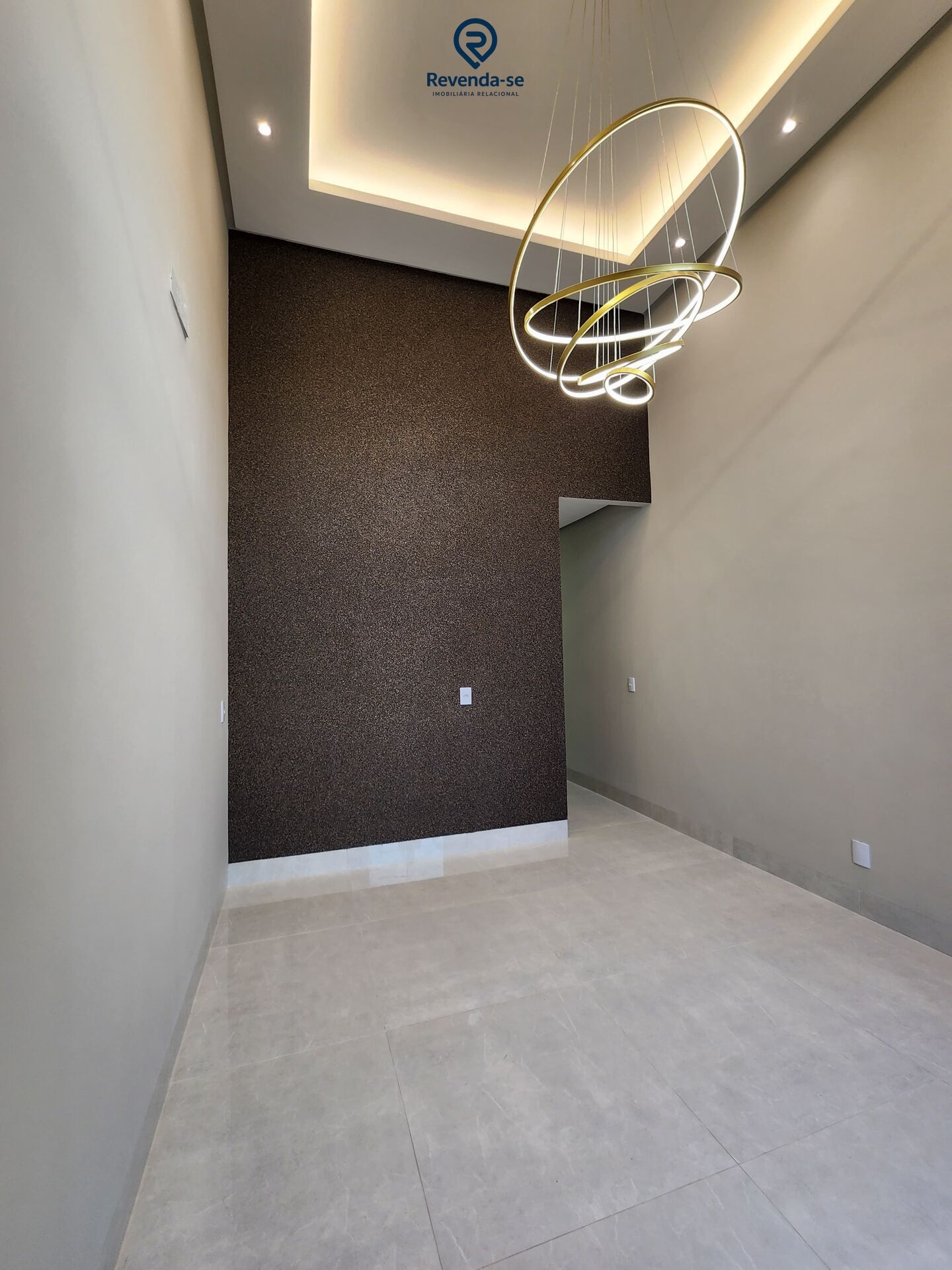 Casa Moderna com Acabamento de Alto Padrão no Jardim Buriti Sereno — foto