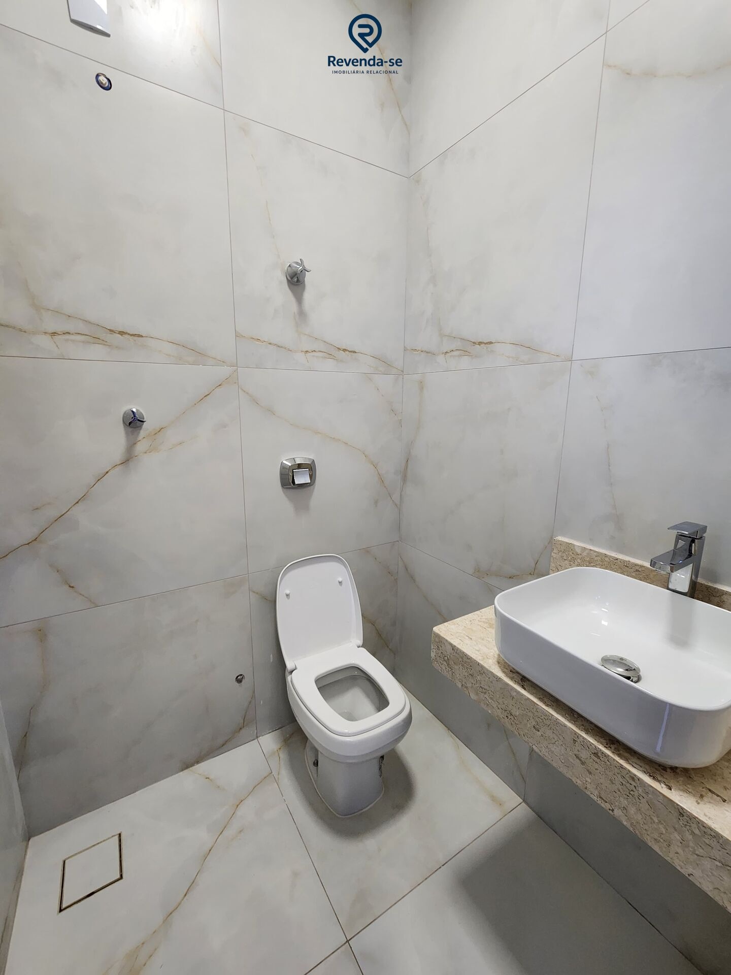 Casa Moderna com Acabamento de Alto Padrão no Jardim Buriti Sereno — foto