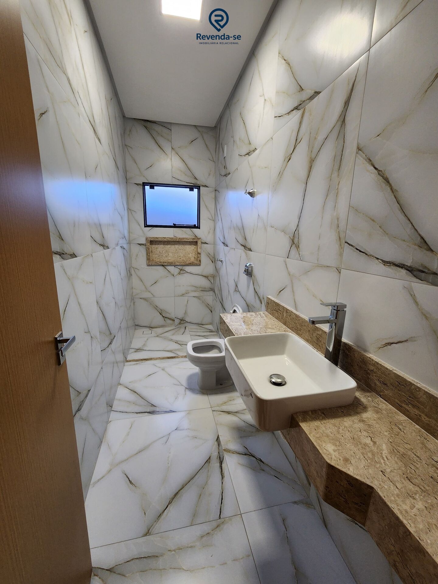 Casa Moderna com Acabamento de Alto Padrão no Jardim Buriti Sereno — foto