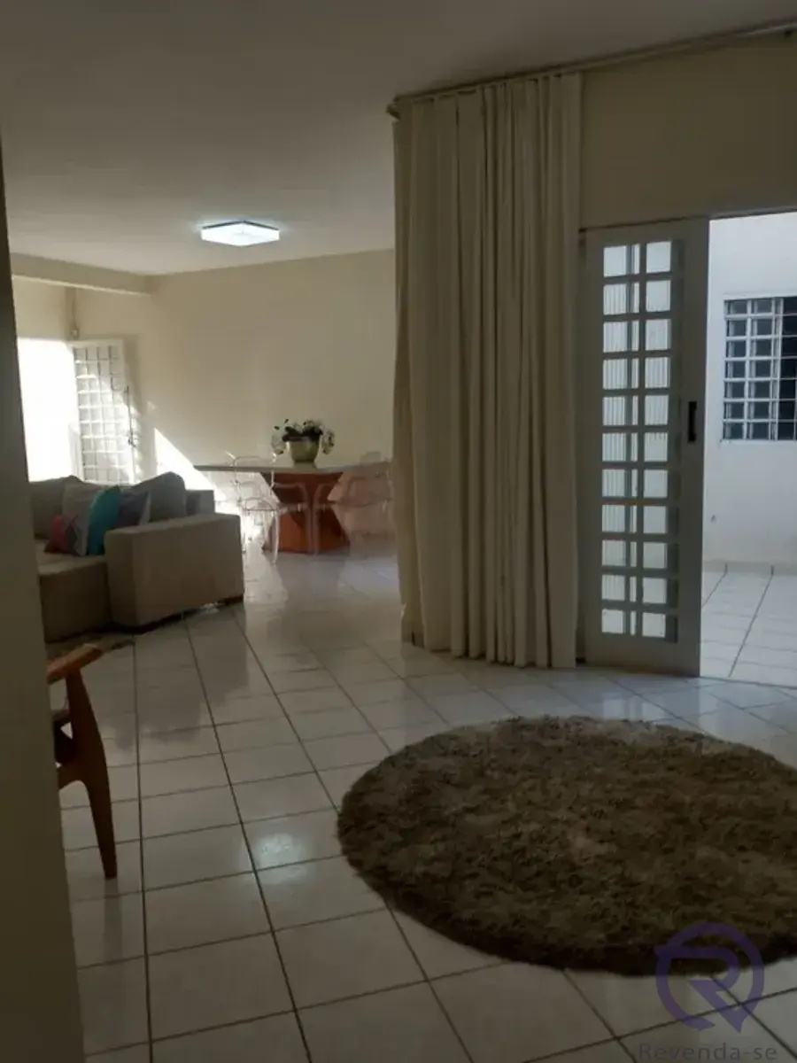 Casa à venda no bairro Jardim América em Goiânia/GO — foto