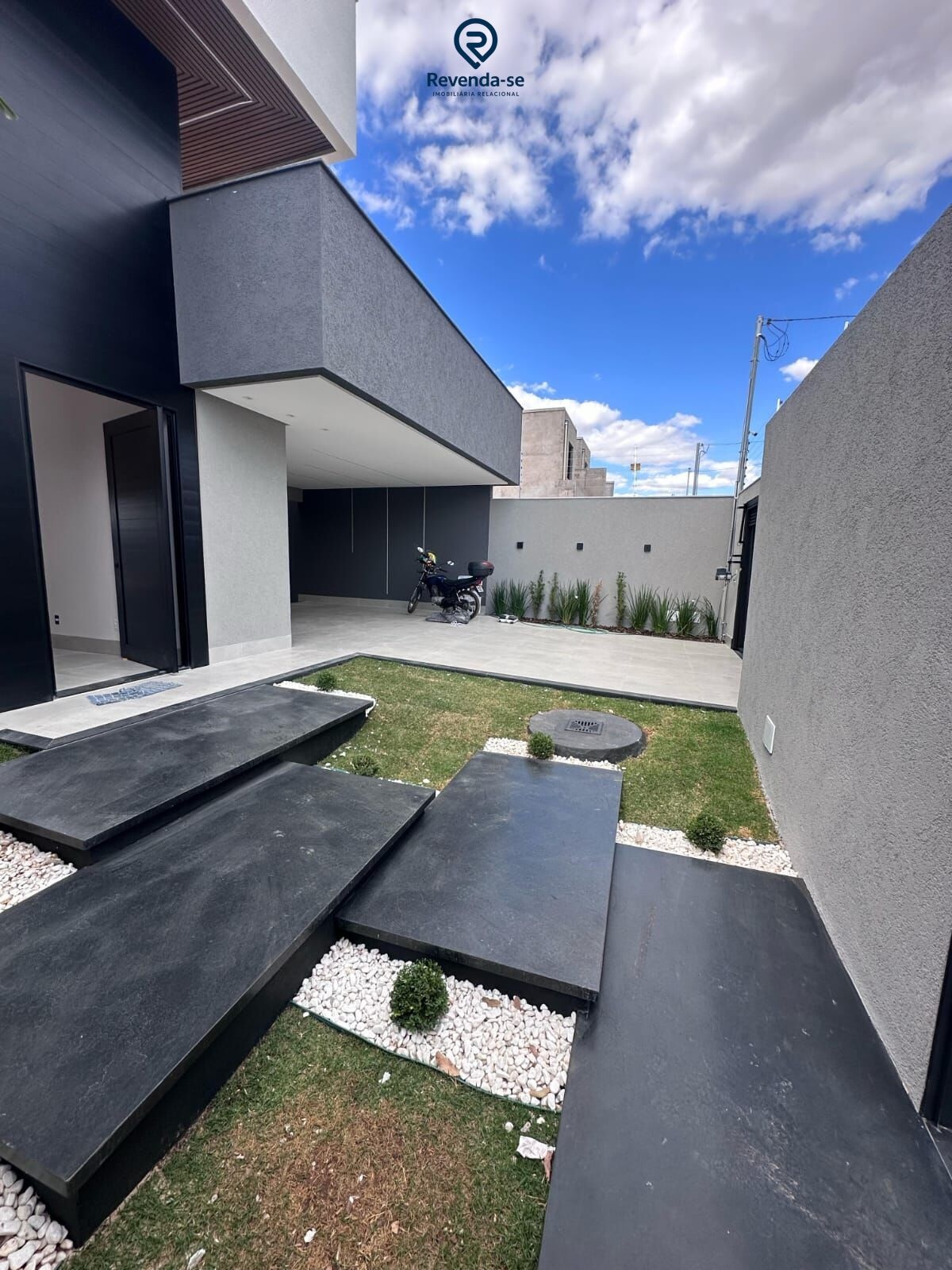 🔥 CASA TÉRREA DE ALTO PADRÃO NO SETOR FAIÇALVILLE – GOIÂNIA/GO 🔥 — foto