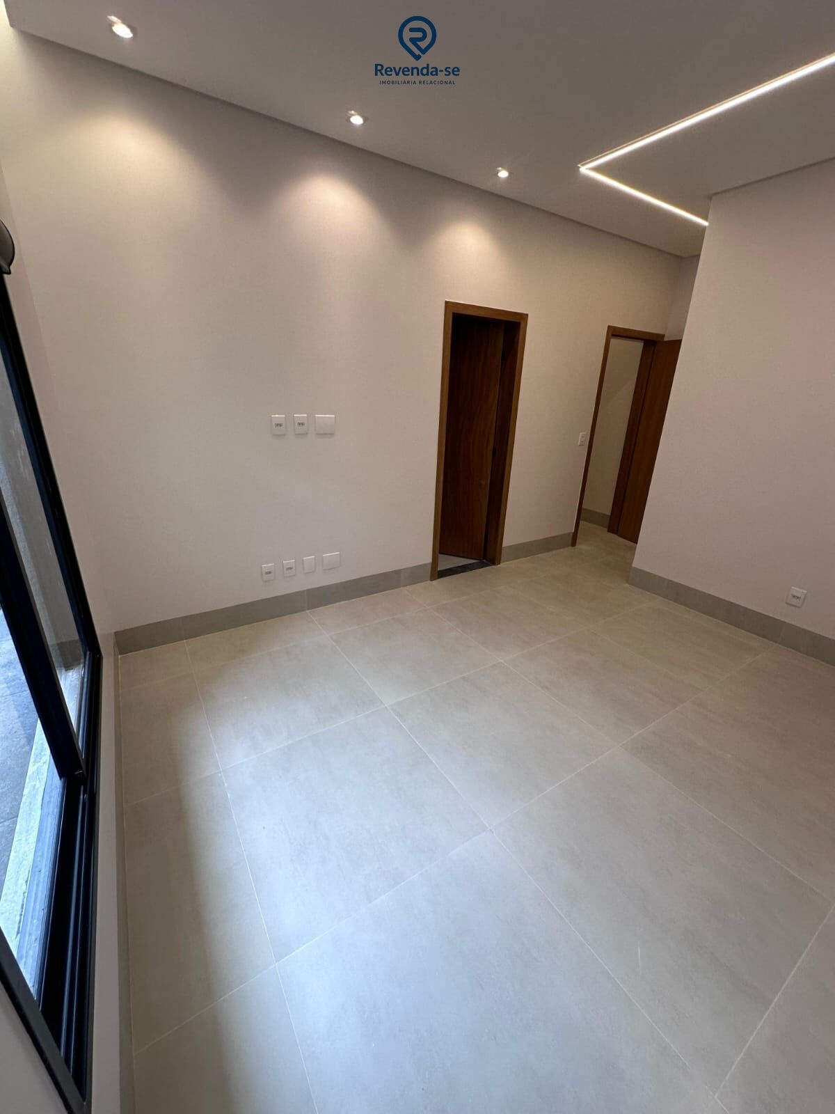 🔥 CASA TÉRREA DE ALTO PADRÃO NO SETOR FAIÇALVILLE – GOIÂNIA/GO 🔥 — foto