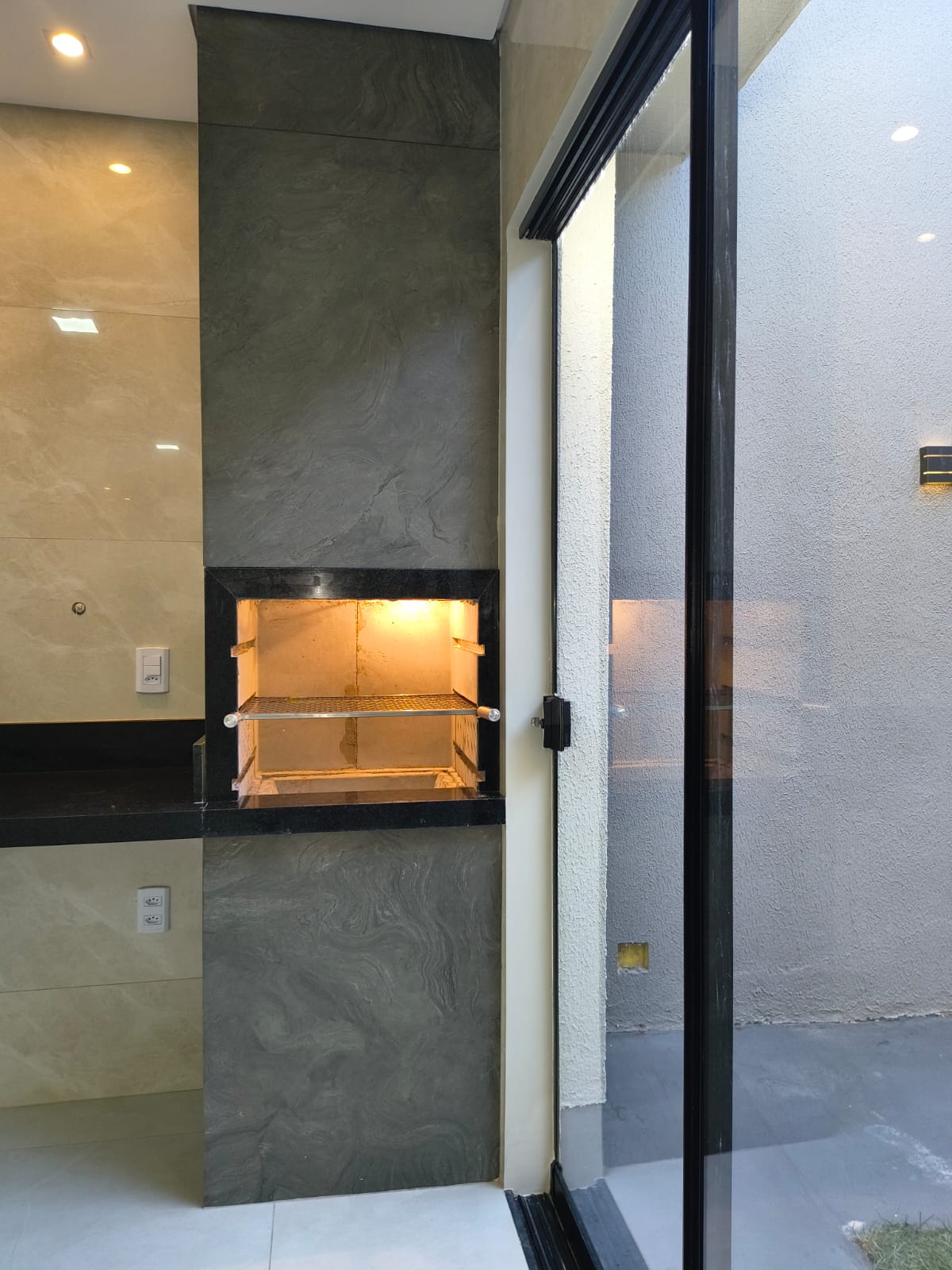 Linda casa de 3 quartos no Costa Paranhos — foto