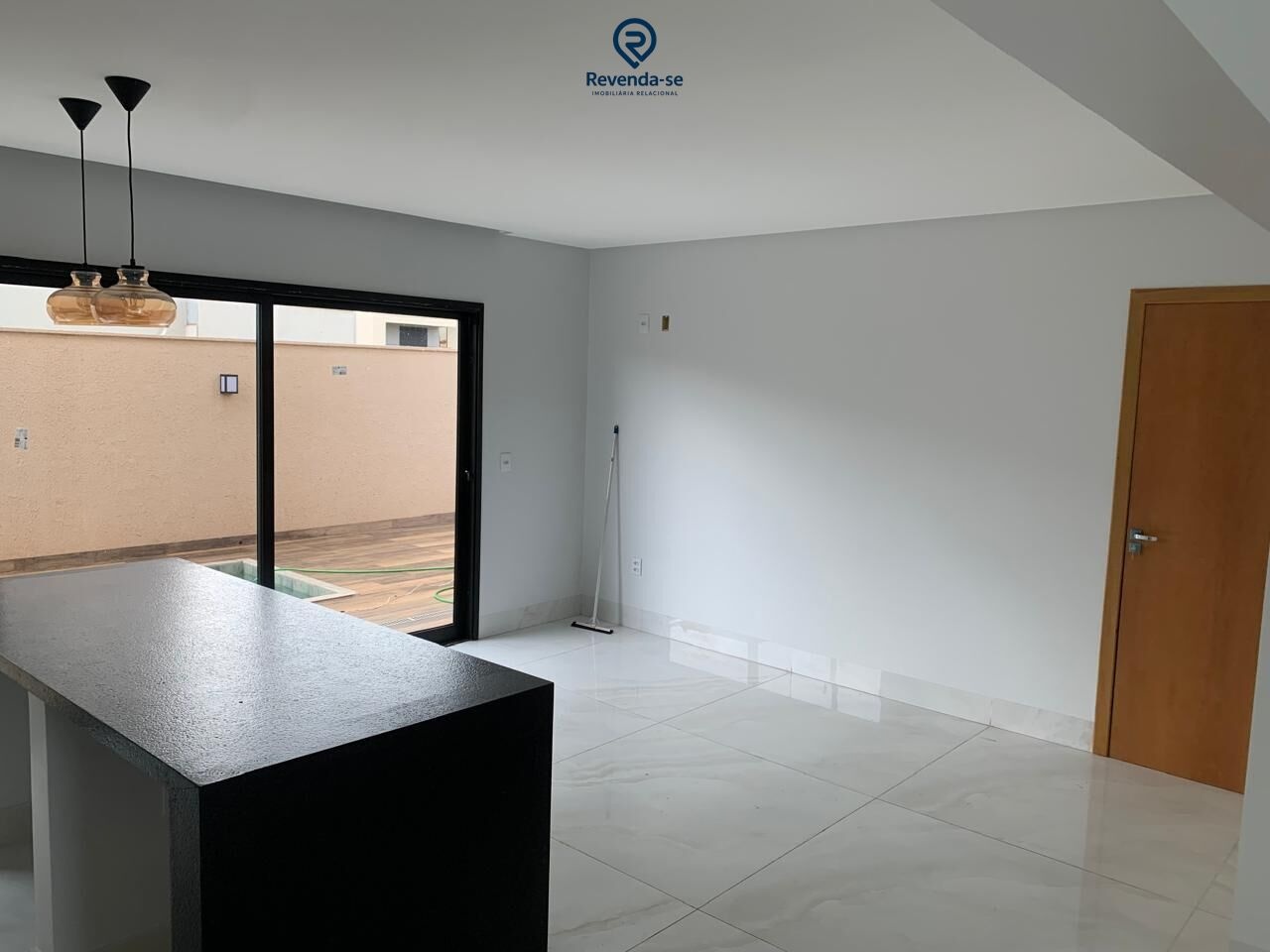 Casa à venda no bairro Residencial Parqville Jacarandá - Aparecida de Goiânia/GO — foto