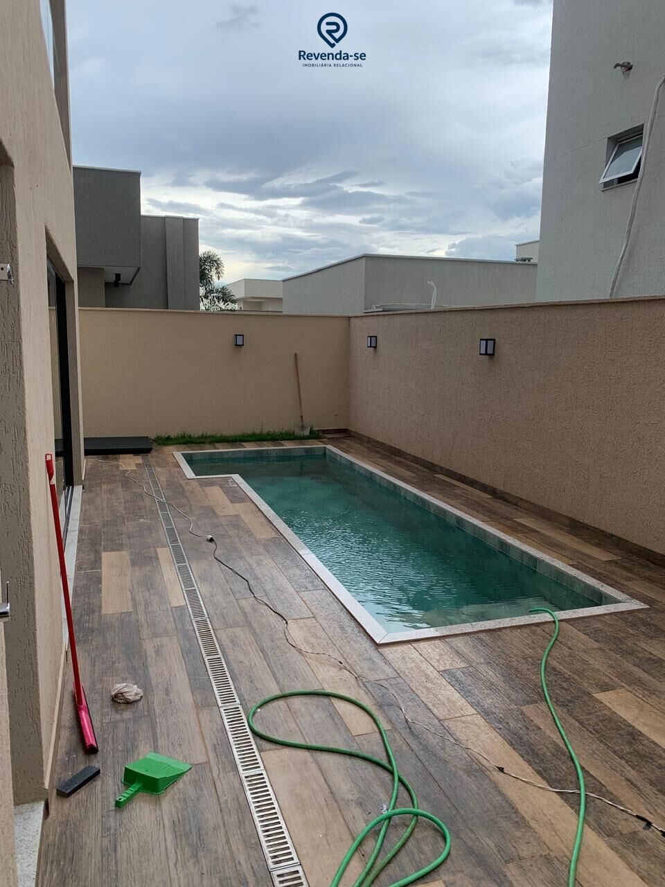 Casa à venda no bairro Residencial Parqville Jacarandá - Aparecida de Goiânia/GO — foto