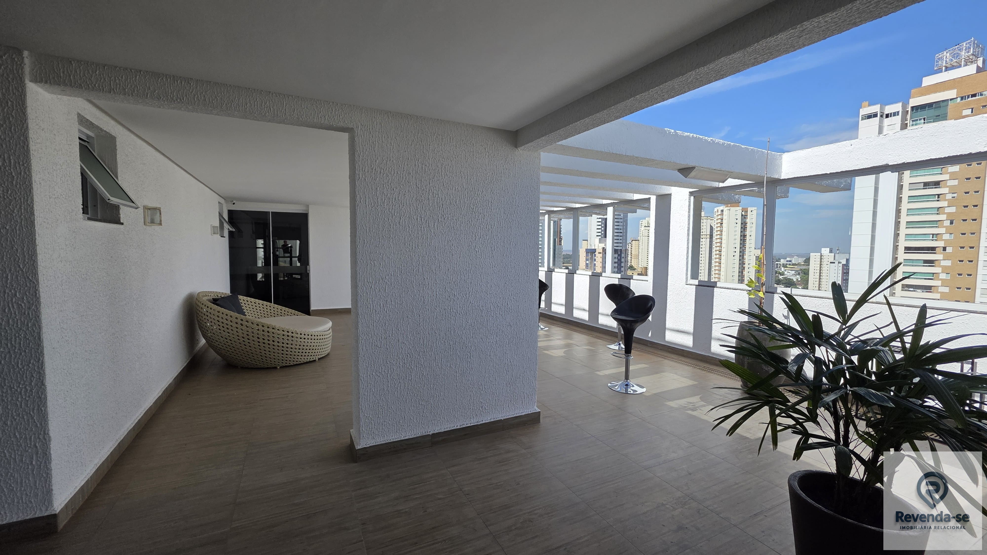 Apartamento 3 Suites  Semimobiliado -  A apenas 2 minutos do Shopping Flamboyant — foto