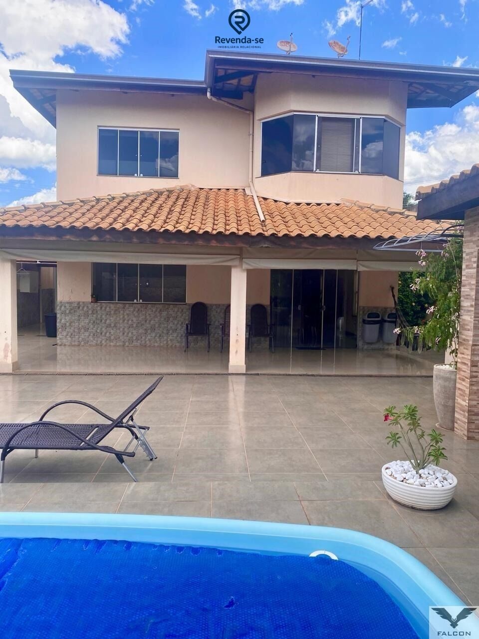 Vende-se Sobrado no Portal do Sol I - Seu Refúgio de Conforto e Estilo! — foto
