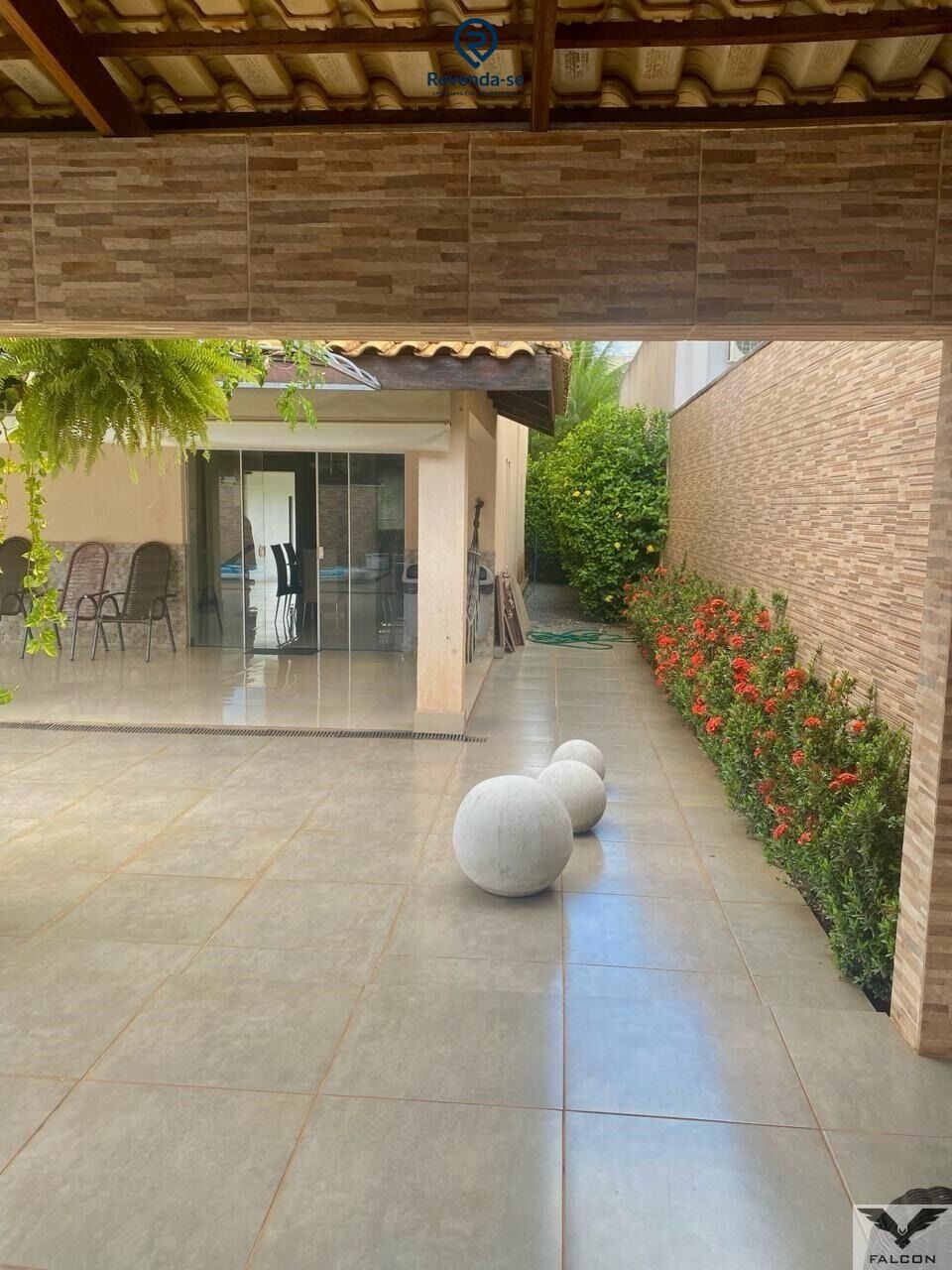 Vende-se Sobrado no Portal do Sol I - Seu Refúgio de Conforto e Estilo! — foto
