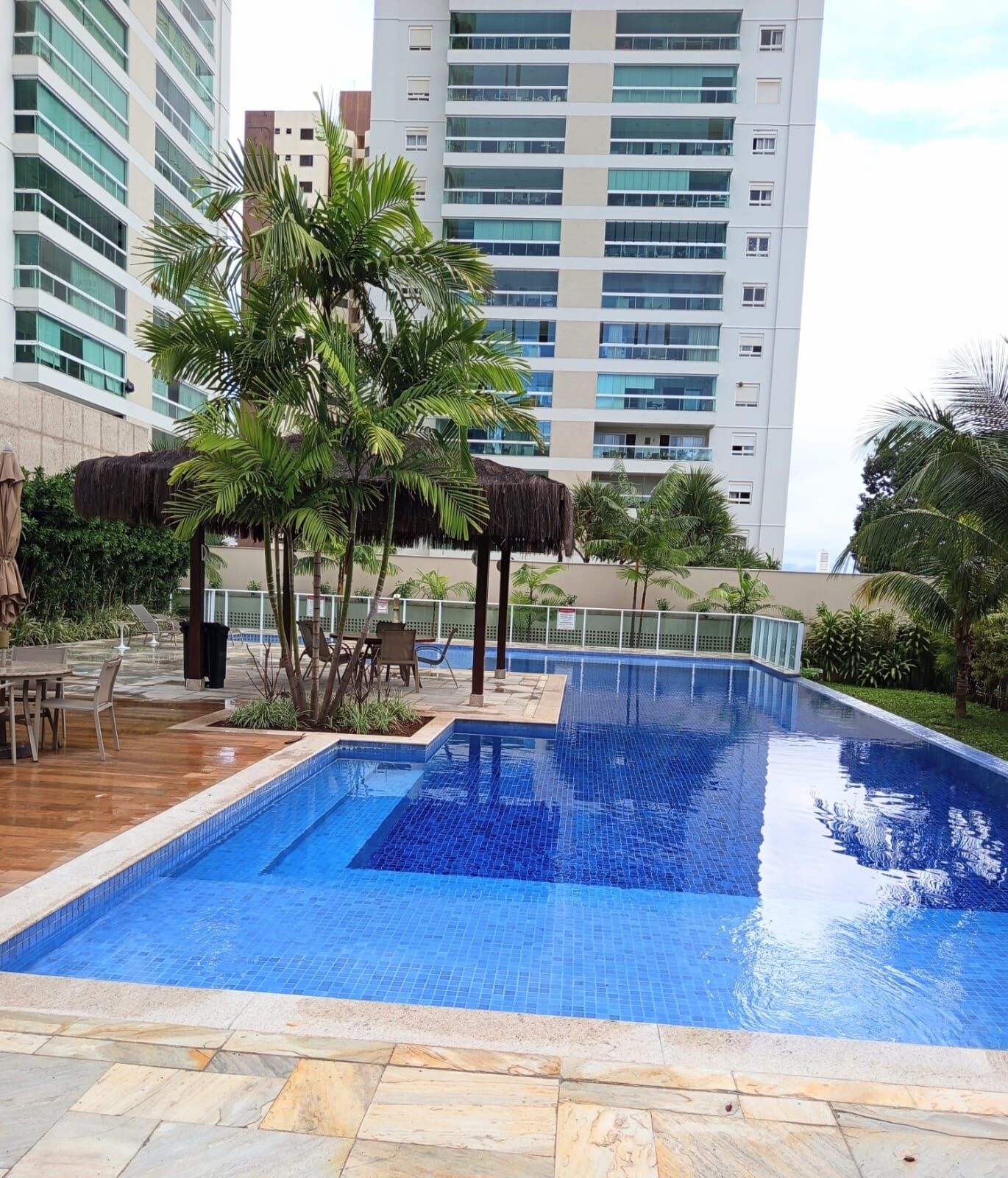 INCRÍVEL APT NA ORLA DO PARQUE FLAMBOYANT — foto