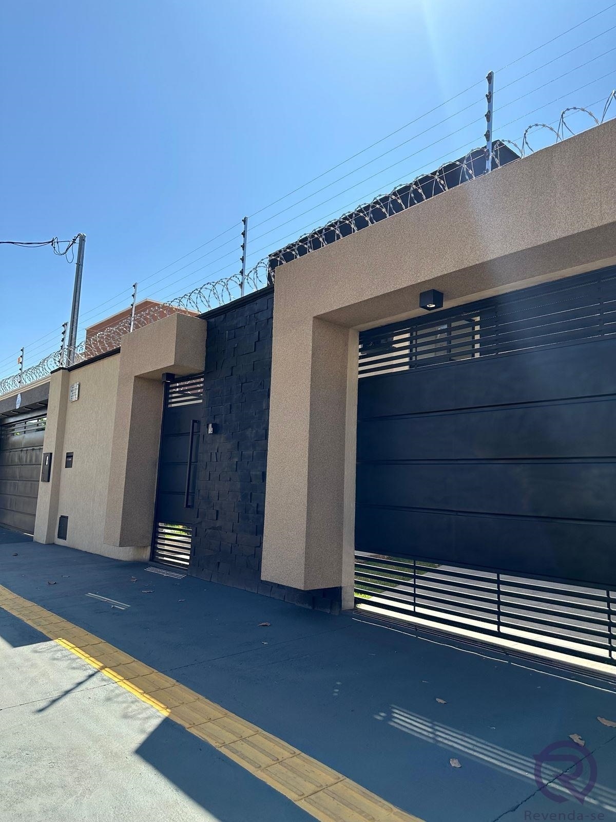 Casa à venda no bairro Moinho dos Ventos em Goiânia/GO — foto