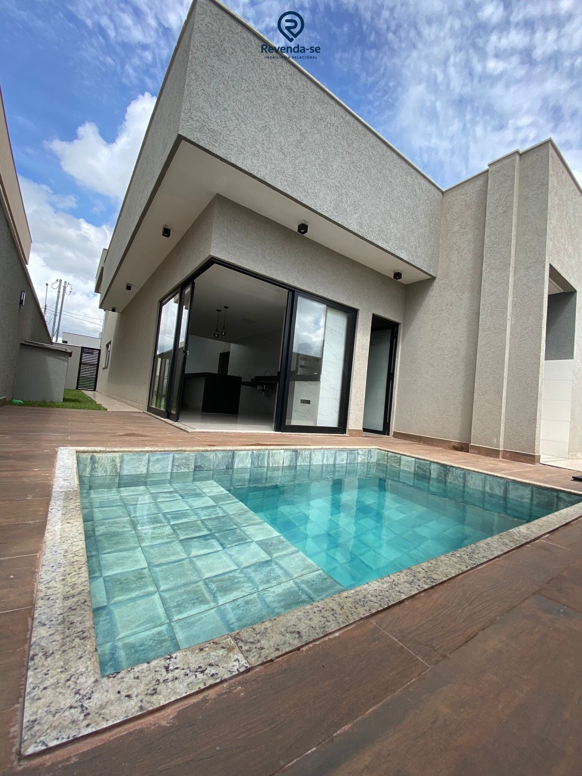Casa à venda no bairro Residencial Parqville Jacarandá - Aparecida de Goiânia/GO — foto