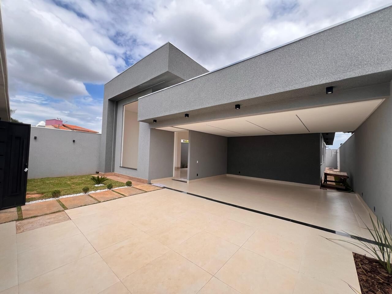 Casa à venda no bairro Setor Faiçalville - Goiânia/GO — foto