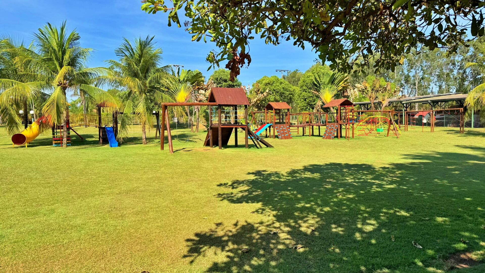 Terreno de 1.582 m² à Venda no Condomínio Polinésia Resort — foto