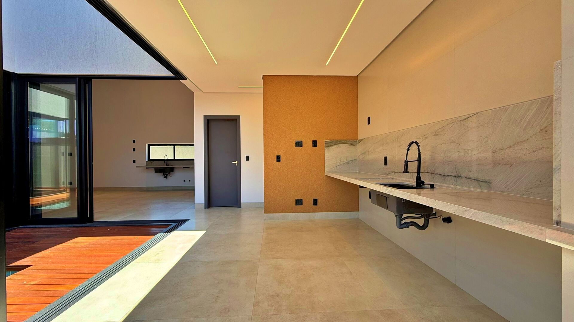 Casa 3 Suítes, 163 m²c/ Lazer à Venda no Condomínio Jardins Porto — foto