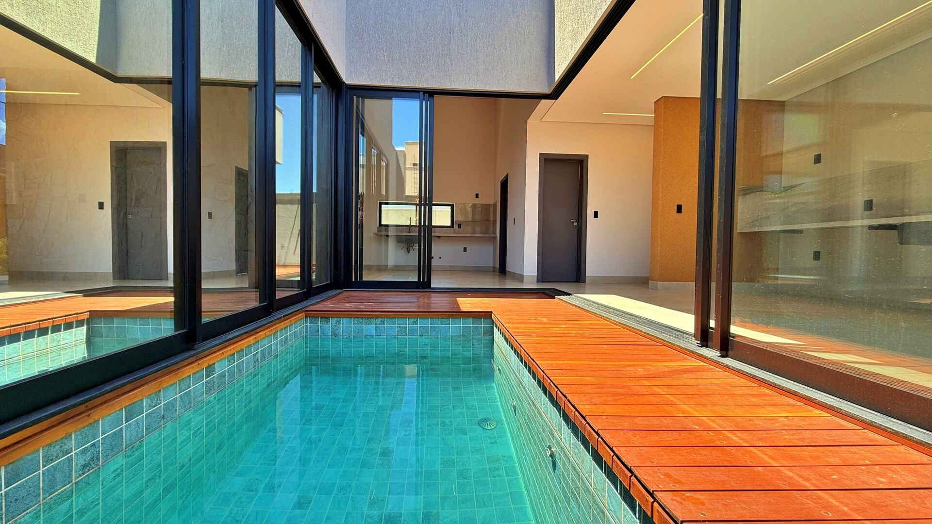 Casa 3 Suítes, 163 m²c/ Lazer à Venda no Condomínio Jardins Porto — foto