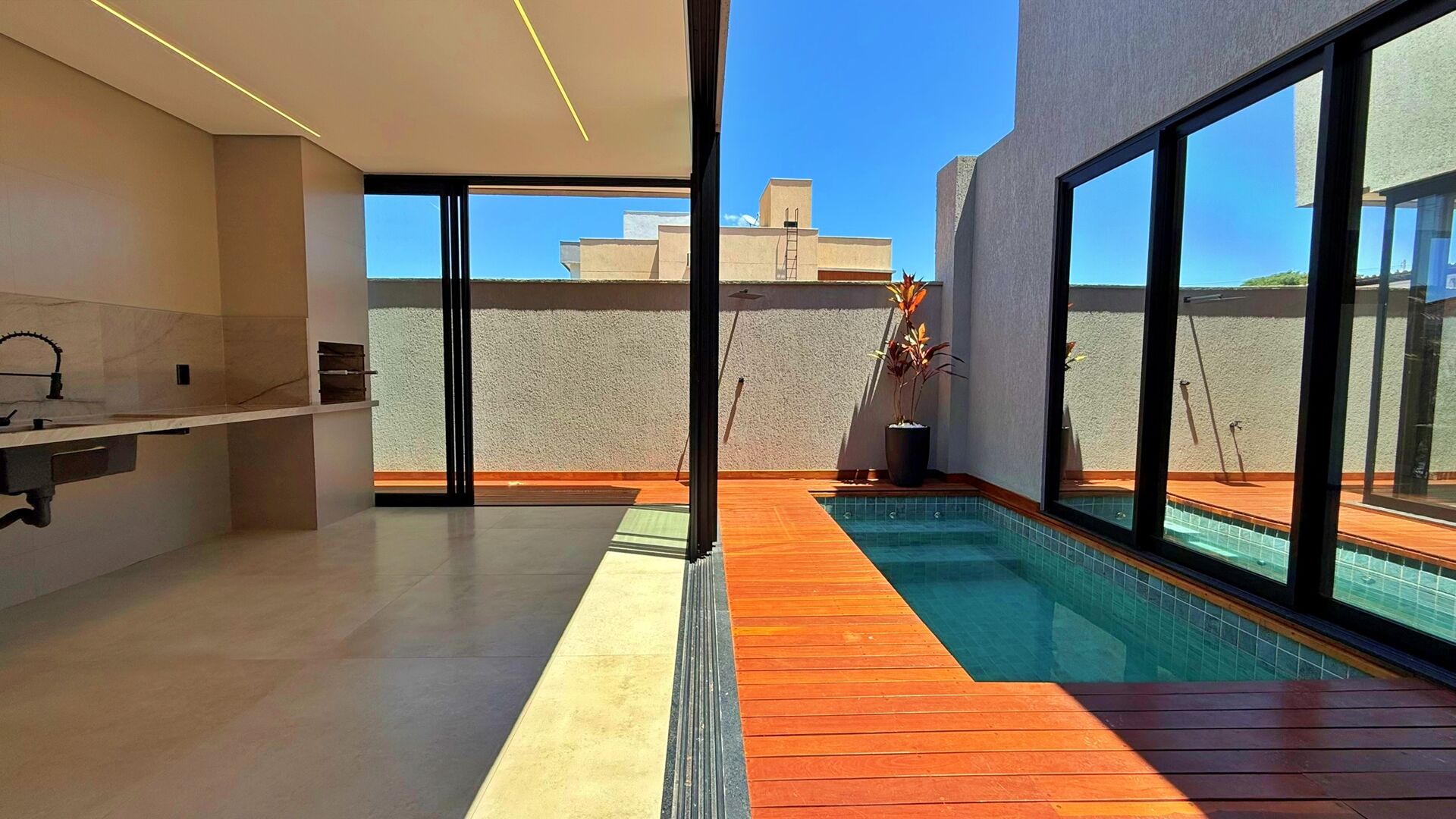 Casa 3 Suítes, 163 m²c/ Lazer à Venda no Condomínio Jardins Porto — foto