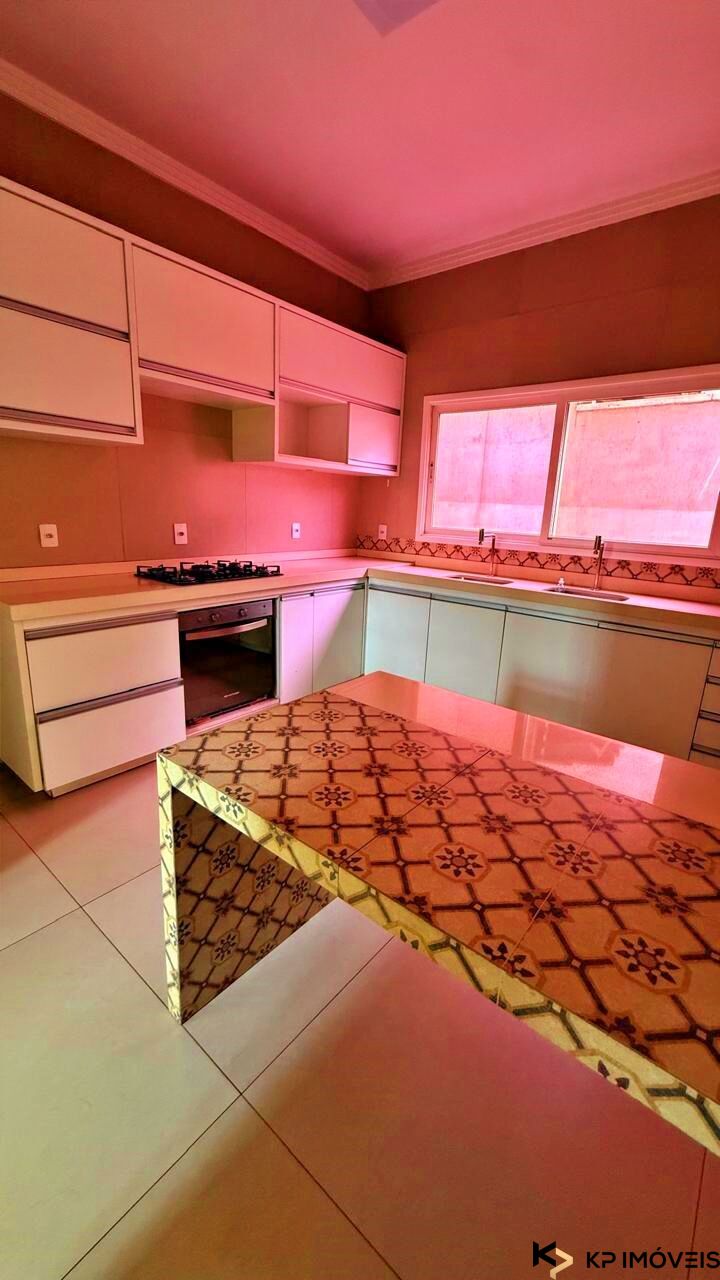 Sobrado 298m² com 5 Suítes na Quadra 110 Norte, Palmas/TO - Próximo às Melhores Escolas — foto