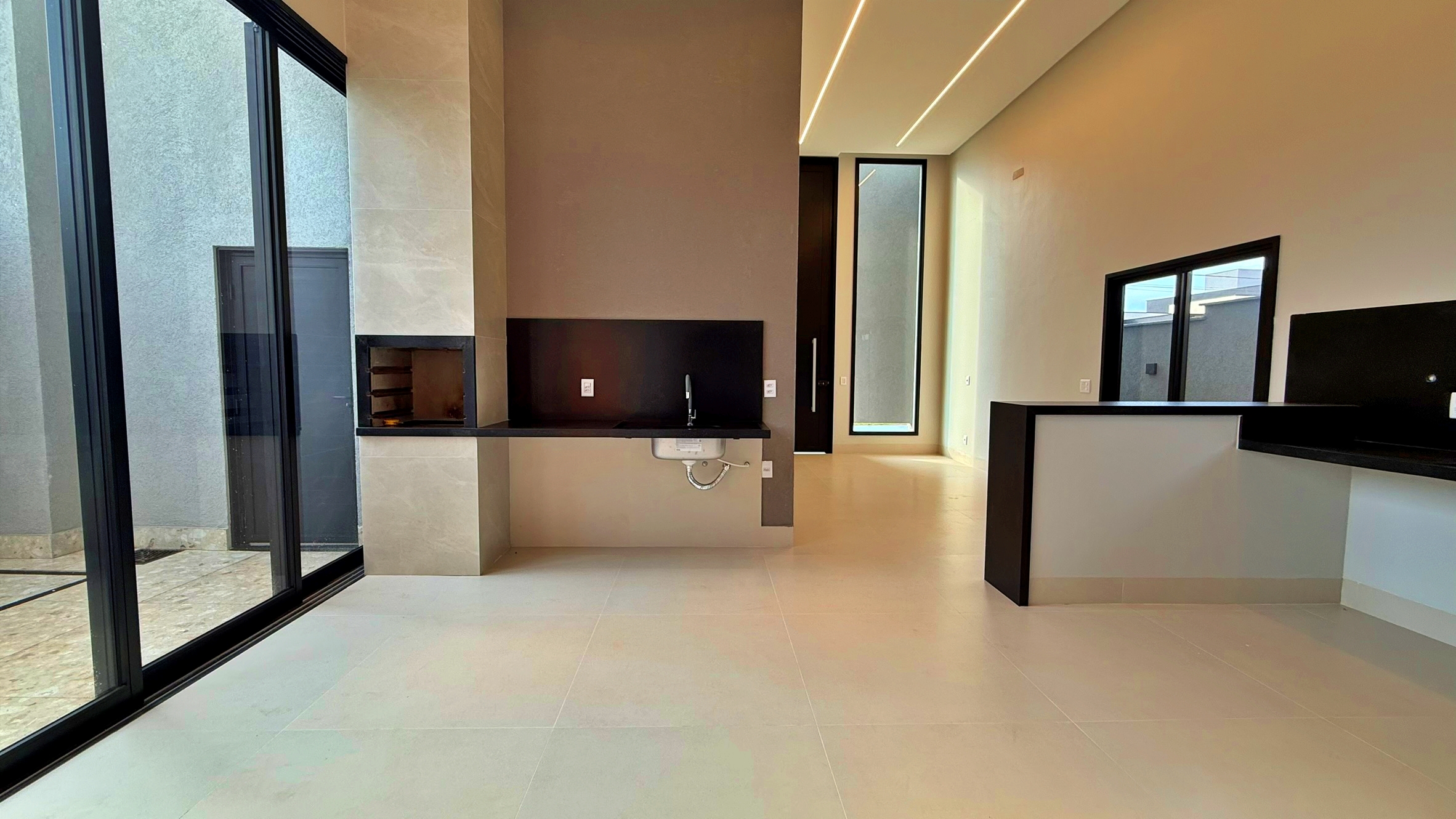 Casa 3 Suítes, 132 m² c/ Lazer à Venda no Condomínio Jardins Parma — foto