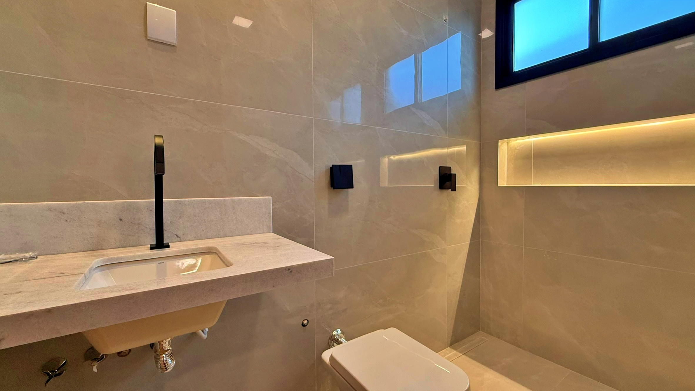Casa 3 Suítes, 132 m² c/ Lazer à Venda no Condomínio Jardins Parma — foto