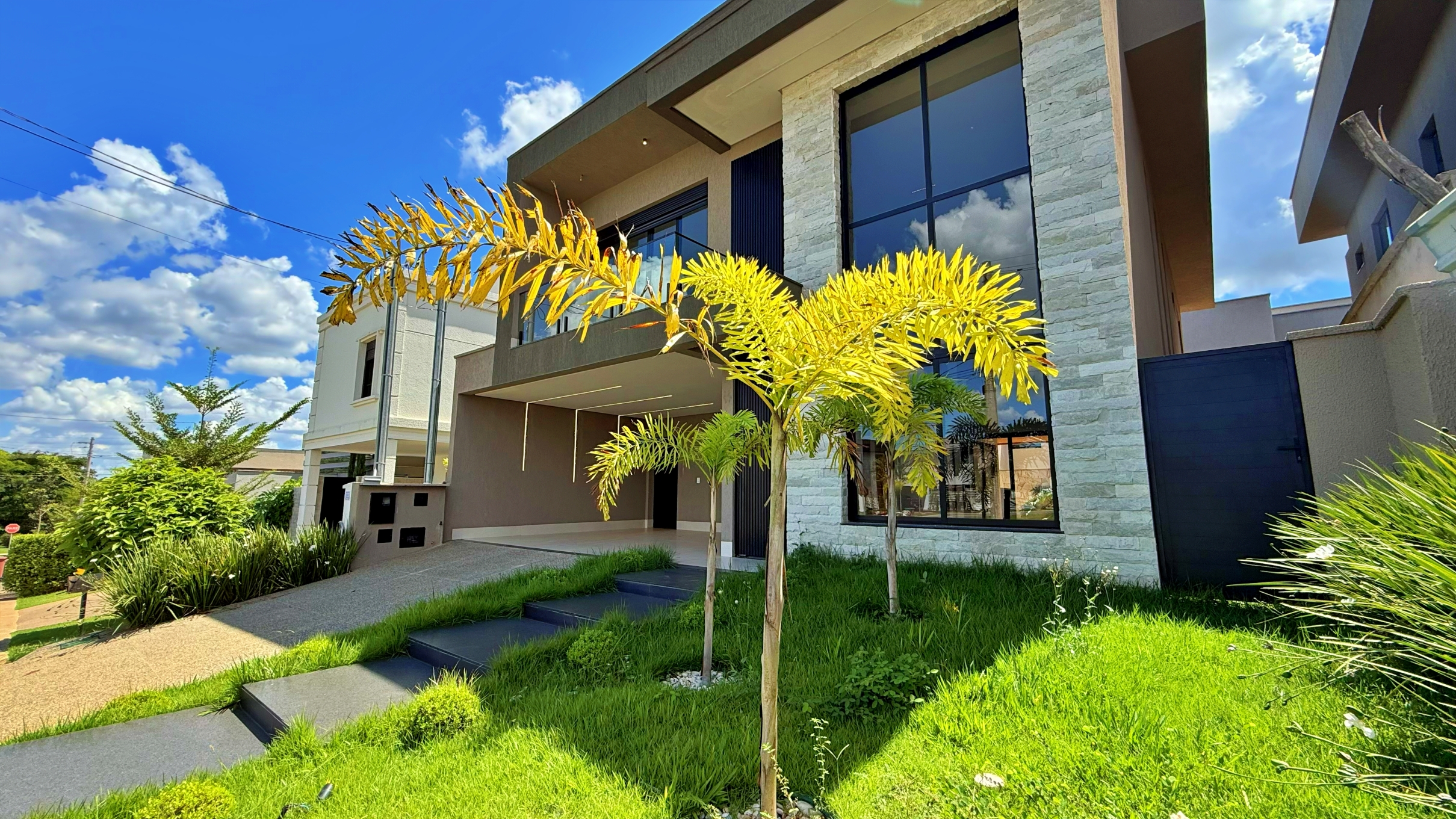 Sobrado 3 suítes para venda no Jardins Bolonha - Senador Canedo — foto
