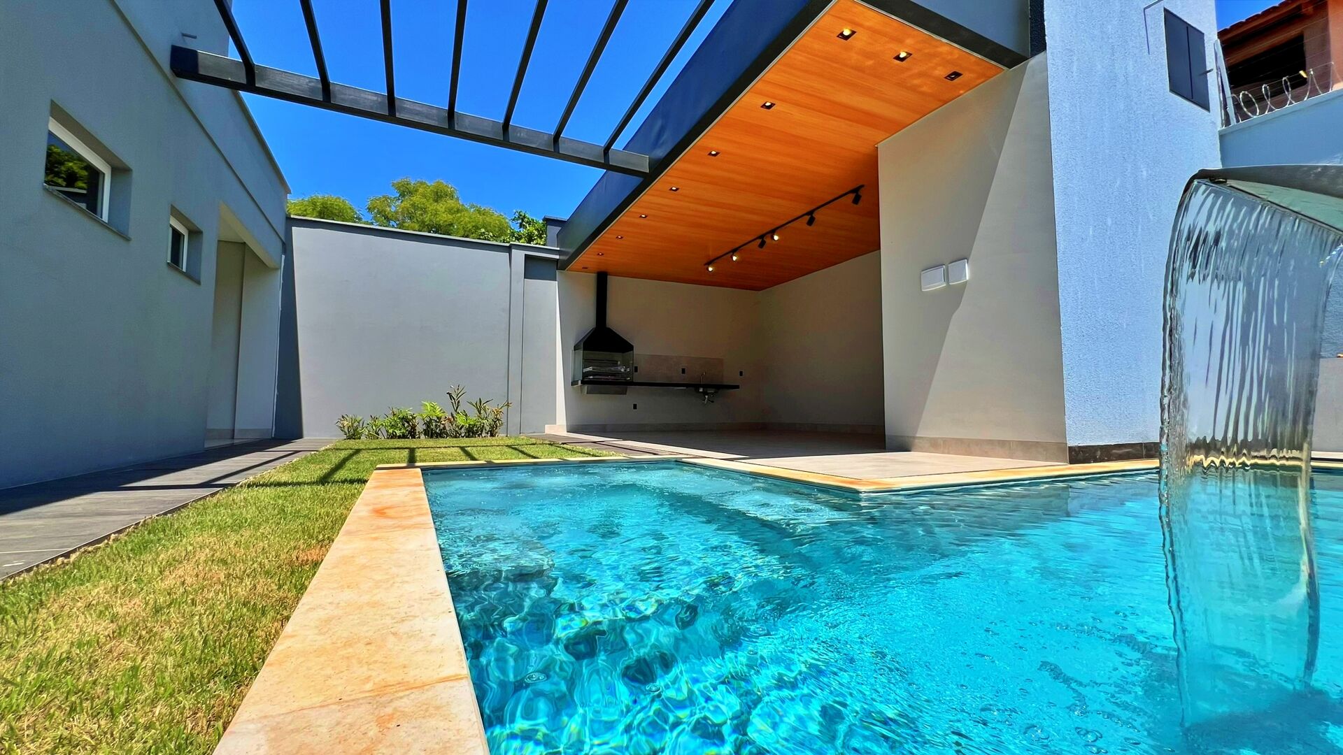 Casa 4 Suítes, 248 m² c/ Lazer à Venda na 309 Sul — foto