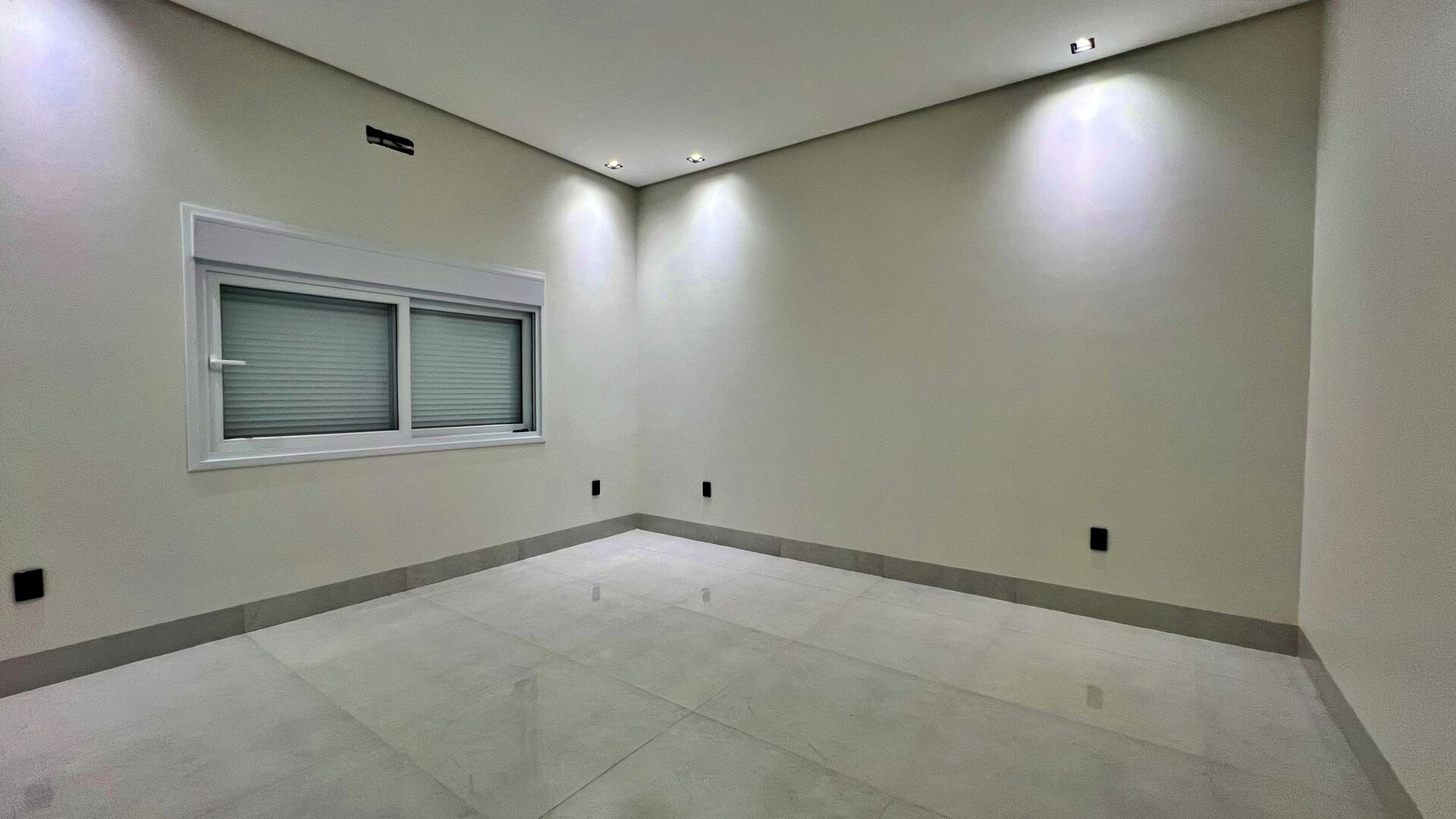 Casa 4 Suítes, 248 m² c/ Lazer à Venda na 309 Sul — foto
