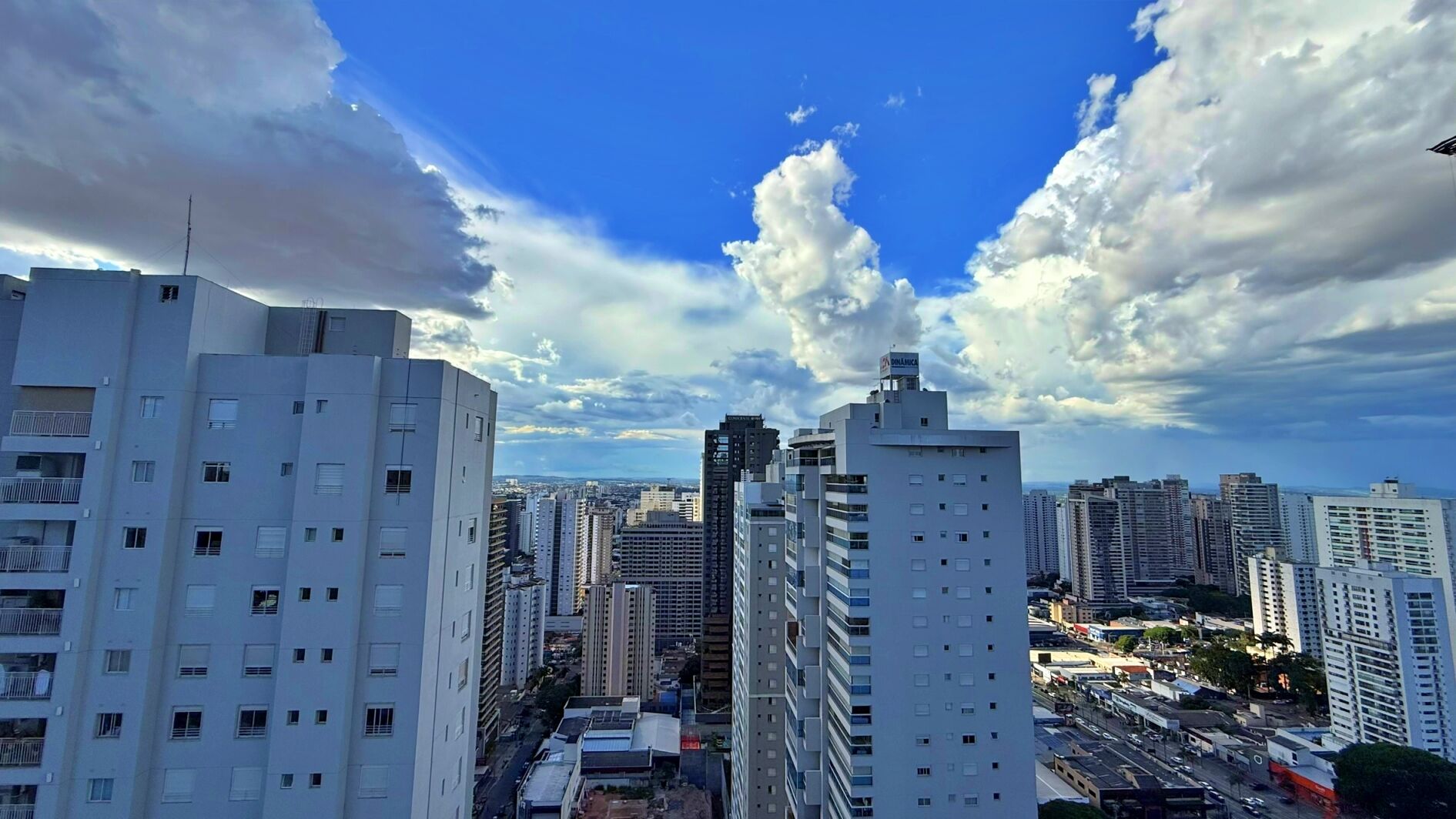 Alive Bueno: 75m² de Design Urbano com 2 Suítes em Goiânia — foto