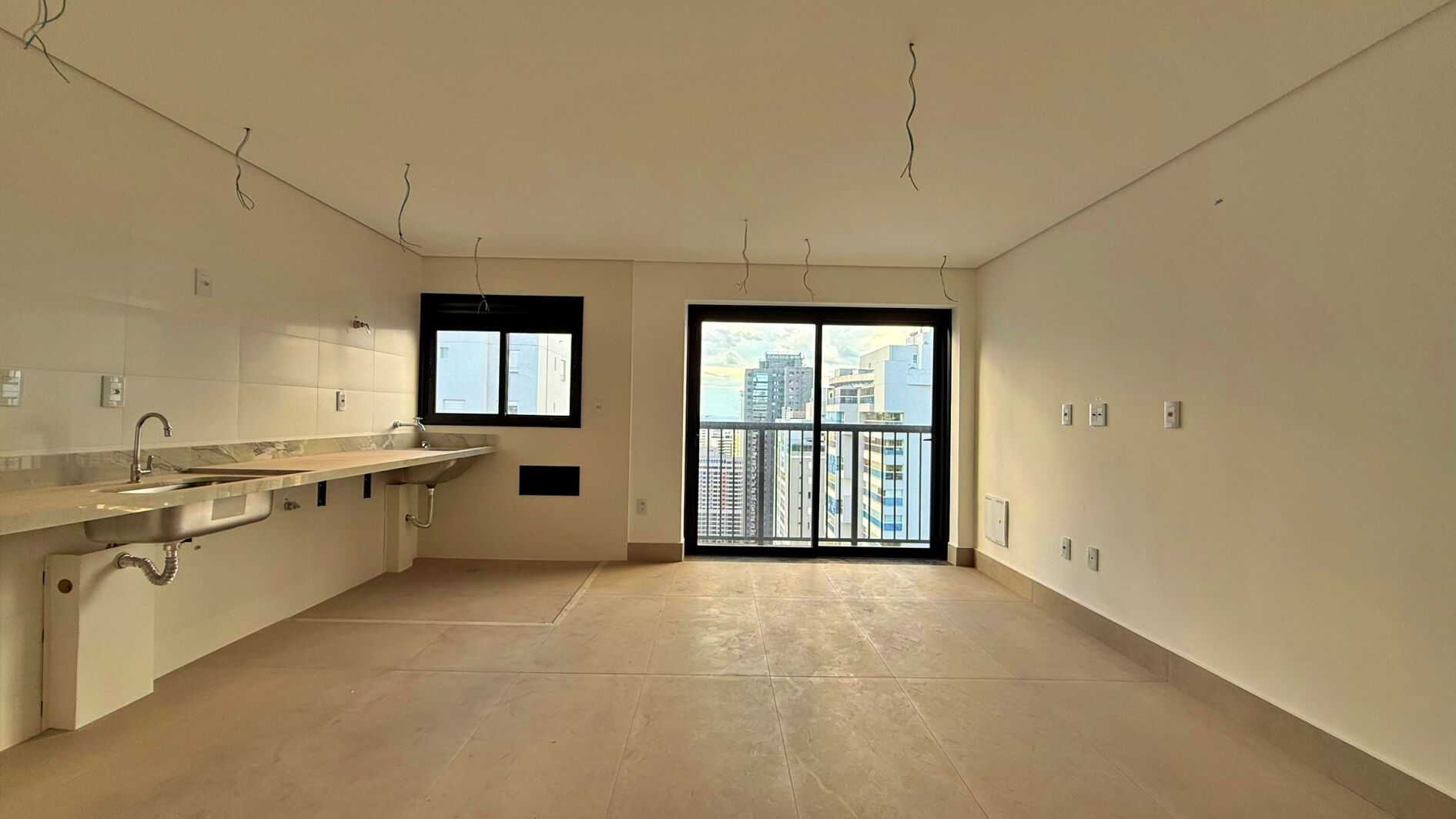 Alive Bueno: 75m² de Design Urbano com 2 Suítes em Goiânia — foto