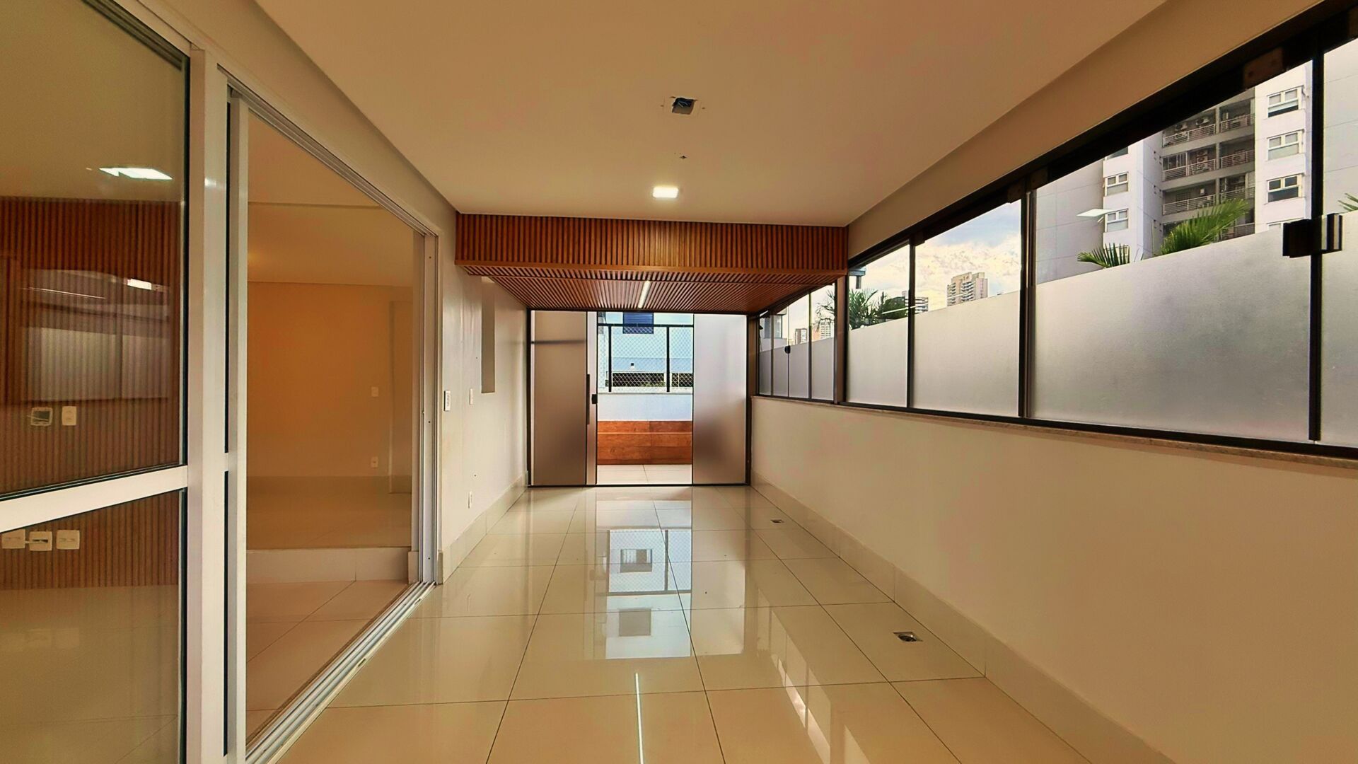 Apartamento 3 Suítes, 138 m² c/ Armários à Venda no Setor Bueno - Atmosphere Front Park — foto