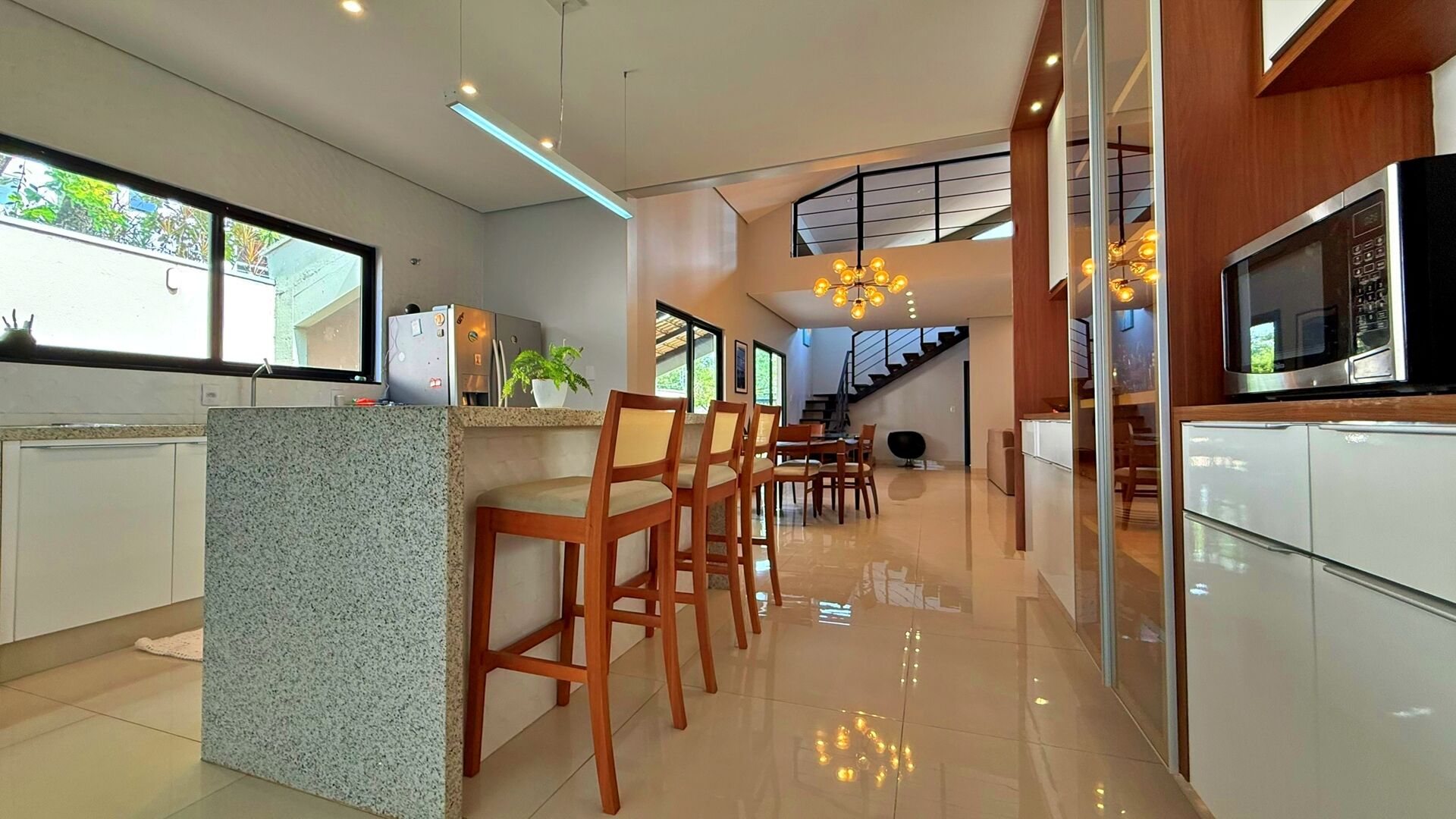 Casa 3 Suítes, 234 m² c/ Lazer à Venda na 404 Sul — foto