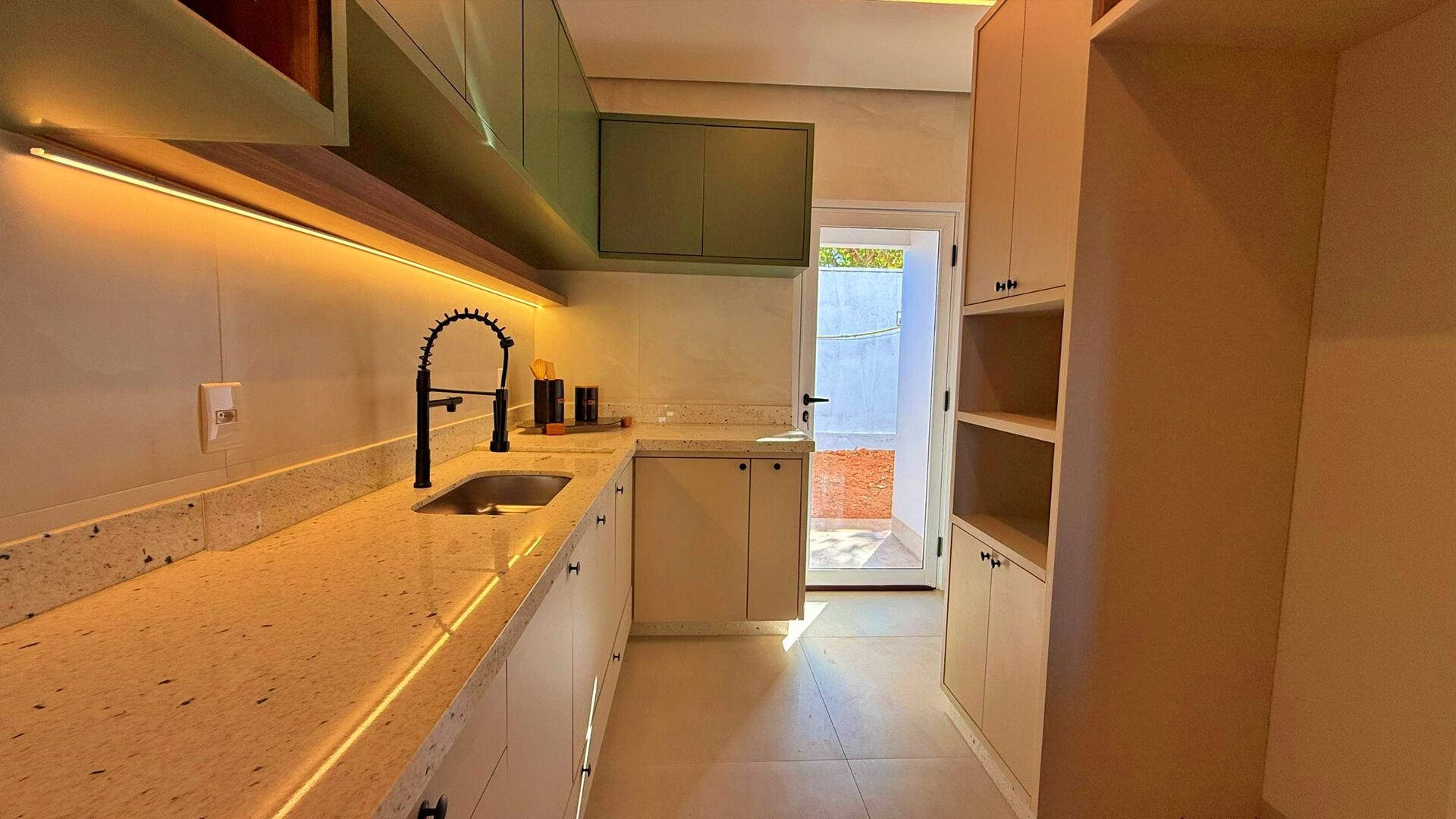 Sobrado 3 Quartos, 129 m² à Venda na 1503 Sul - Residencial Mirante da Serra — foto