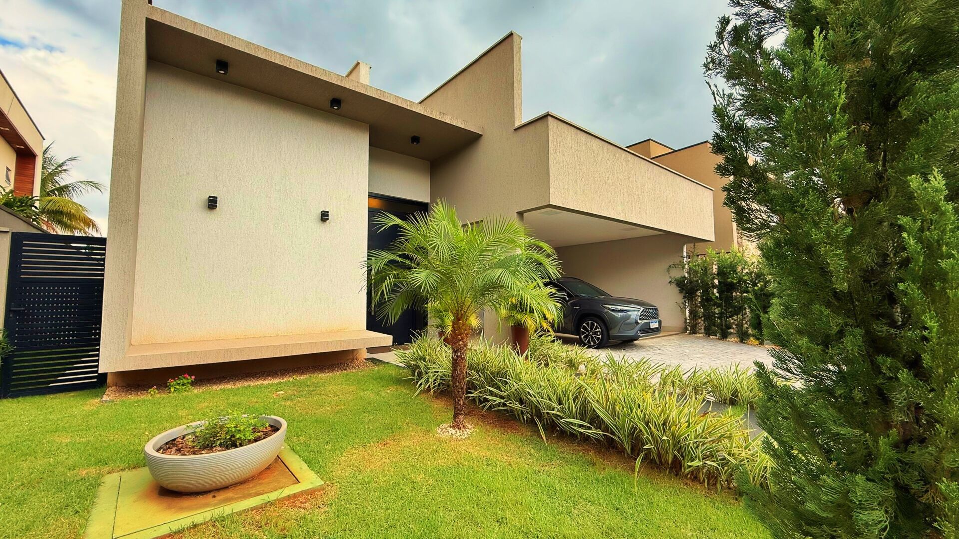 Casa 4 Suítes, 224 m² c/ Lazer à Venda no Condomínio Portal do Sol Green — foto