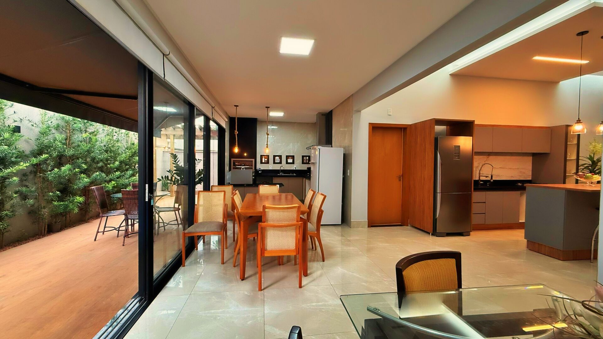 Casa 4 Suítes, 224 m² c/ Lazer à Venda no Condomínio Portal do Sol Green — foto