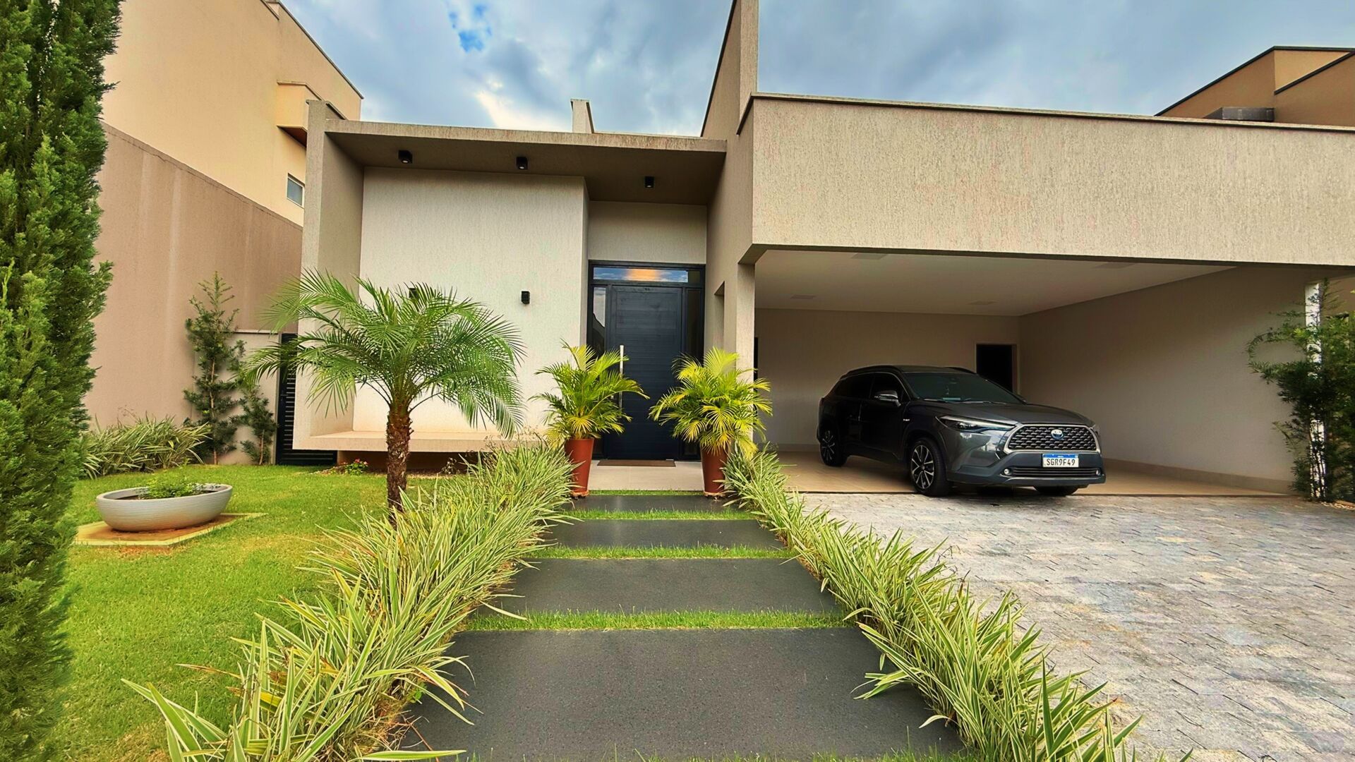 Casa 4 Suítes, 224 m² c/ Lazer à Venda no Condomínio Portal do Sol Green — foto