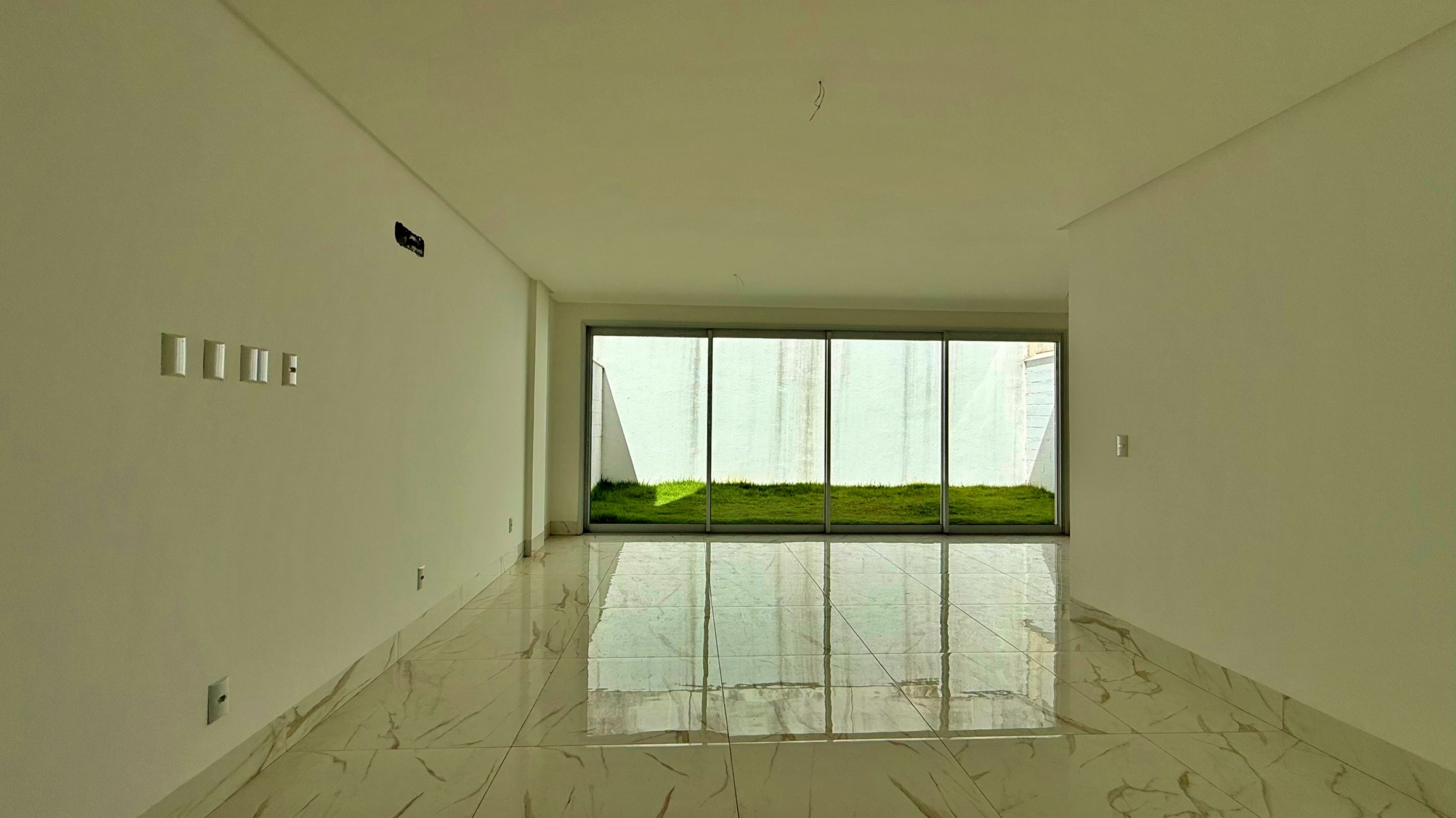 Sobrado 3 Suítes à Venda no Condomínio Gran Poéme | Parque das Laranjeiras – Goiânia — foto