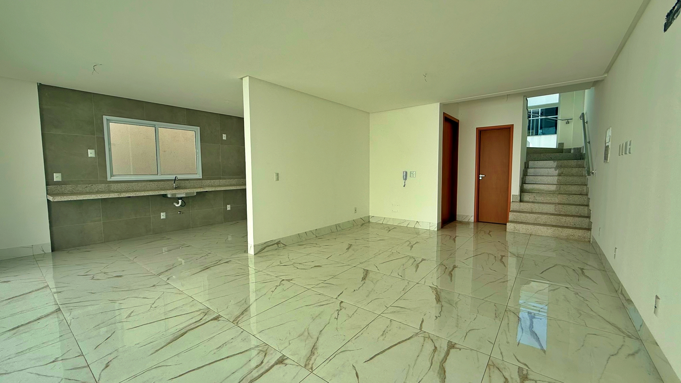 Sobrado 3 Suítes à Venda no Condomínio Gran Poéme | Parque das Laranjeiras – Goiânia — foto
