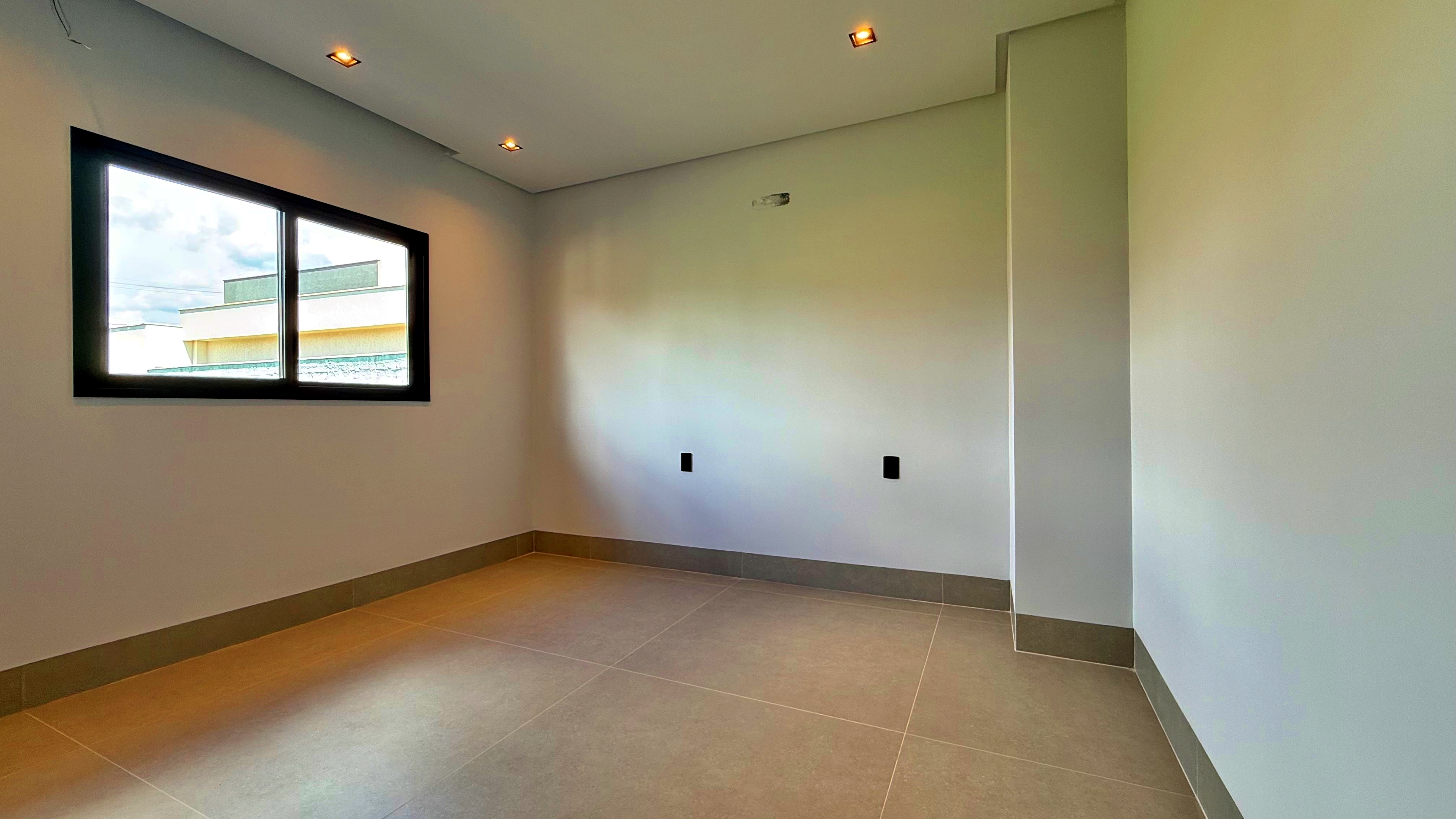 Sobrado 4 Suítes à Venda no Condomínio Jardins Capri em Senador Canedo - Vista Panorâmica e Tecnologia Residencial — foto