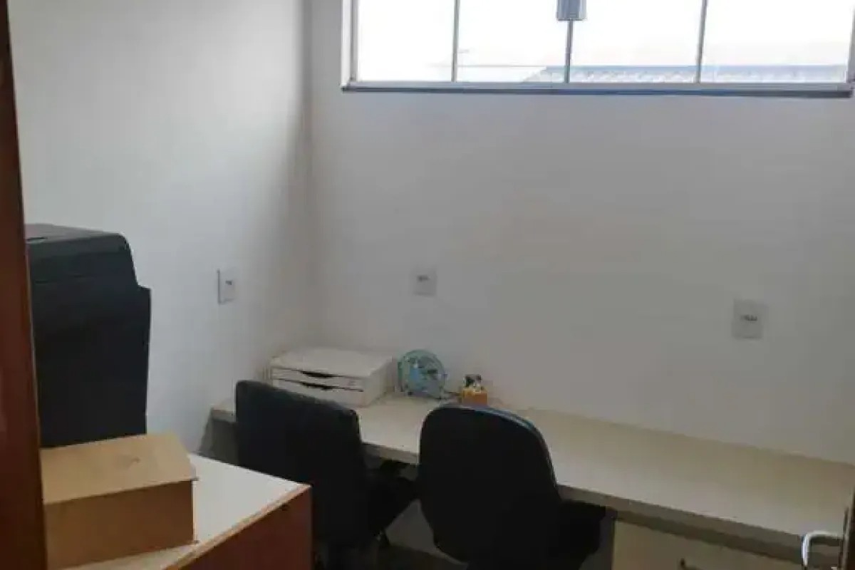 Casa Térrea 4 Quartos para Venda em Condomínio Fechado - Região Noroeste de Goiânia — foto