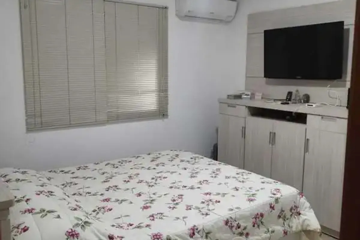 Casa Térrea 4 Quartos para Venda em Condomínio Fechado - Região Noroeste de Goiânia — foto