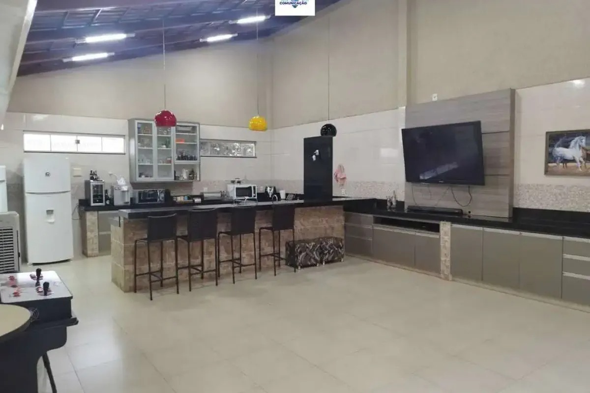 Casa Térrea 4 Quartos para Venda em Condomínio Fechado - Região Noroeste de Goiânia — foto
