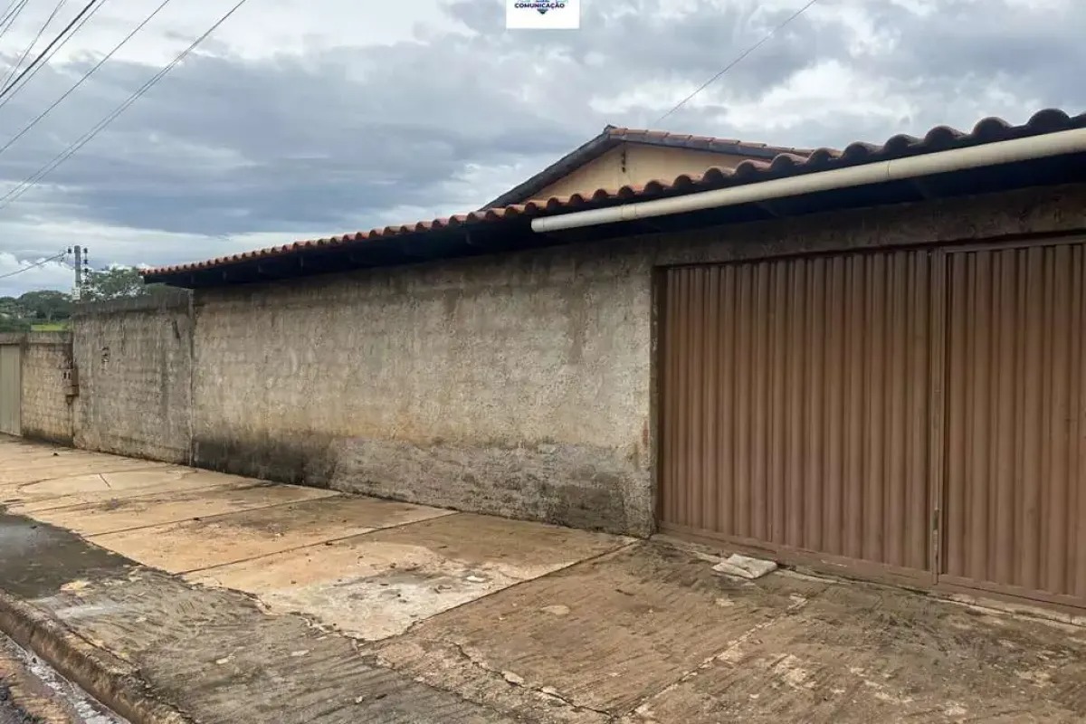 Casa à venda no bairro Setor Santos Dumont em Goiânia/GO — foto