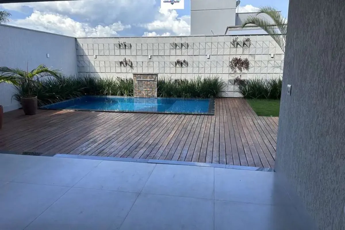 Casa à venda no Jardim Veneza em Senador Canedo/GO — foto