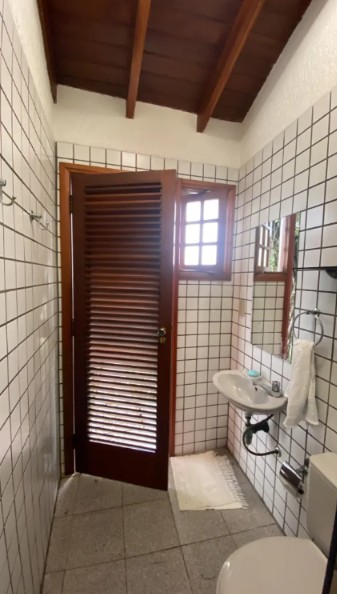 Casa para Locação no Alphaville Residencial 11 – 438 m² Construídos, 4 Dormitórios e Piscina — foto
