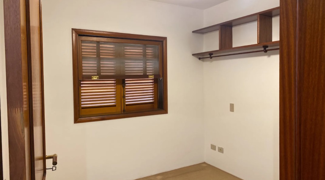 Casa para Locação no Alphaville Residencial 11 – 438 m² Construídos, 4 Dormitórios e Piscina — foto
